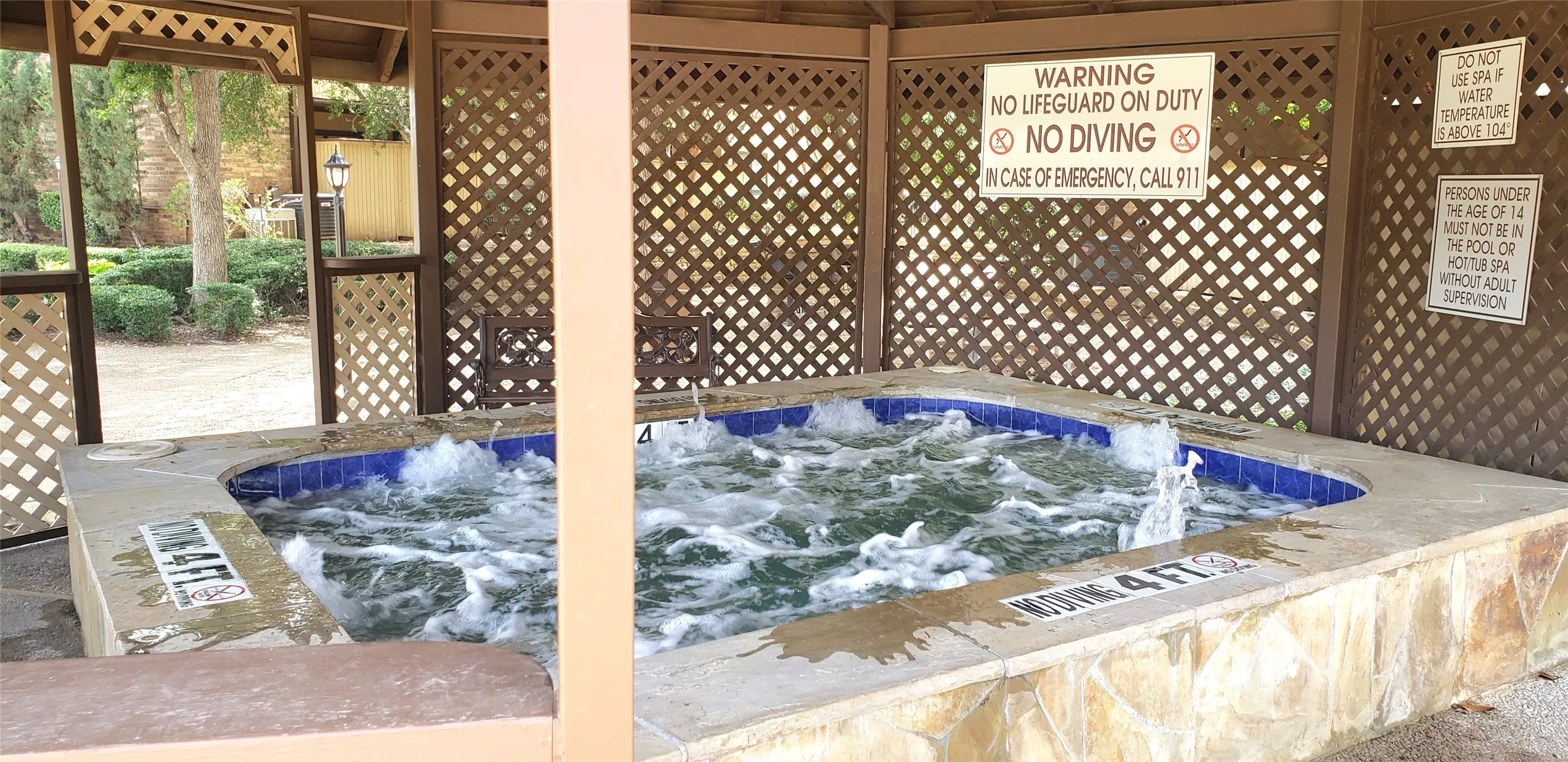 Condominium For Sale in Tarrant County , 1200 Calico Lane 820, Arlington, Texas 76011, 1 Bedroom, 1 Bathroom, Garage spaces, 792 Sqft, built in 1981, Preowned, mls#21259821, Real Estate Agent in Arlington, Homes For Sale in Tarrant county, Homes For Sale in Arlington, Realtor in Arlington Texas, Real Estate Brokerage Independent Realty Texas, Luminita Cordes Realtor