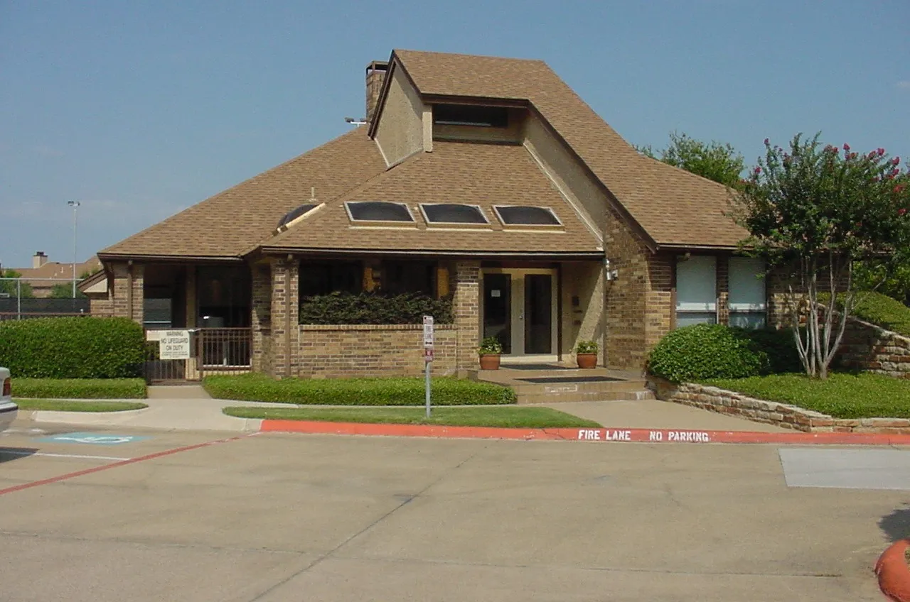 Condominium For Sale in Tarrant County , 1200 Calico Lane 820, Arlington, Texas 76011, 1 Bedroom, 1 Bathroom, Garage spaces, 792 Sqft, built in 1981, Preowned, mls#21259821, Real Estate Agent in Arlington, Homes For Sale in Tarrant county, Homes For Sale in Arlington, Realtor in Arlington Texas, Real Estate Brokerage Independent Realty Texas, Luminita Cordes Realtor
