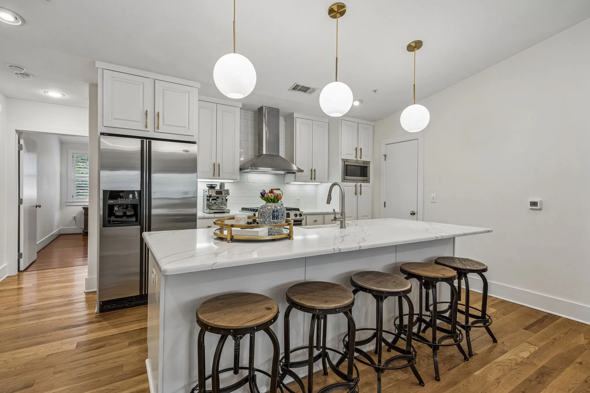 Townhouse For Sale in Dallas County , 5109 Dillard Lane, Dallas, Texas 75209, 2 Bedroom, 2 Bathroom, 2 Garage spaces, 1,580 Sqft, built in 2005, Preowned, mls#21259837, Real Estate Agent in Dallas, Homes For Sale in Dallas county, Homes For Sale in Dallas, Realtor in Dallas Texas, Real Estate Brokerage Independent Realty Texas, Luminita Cordes Realtor