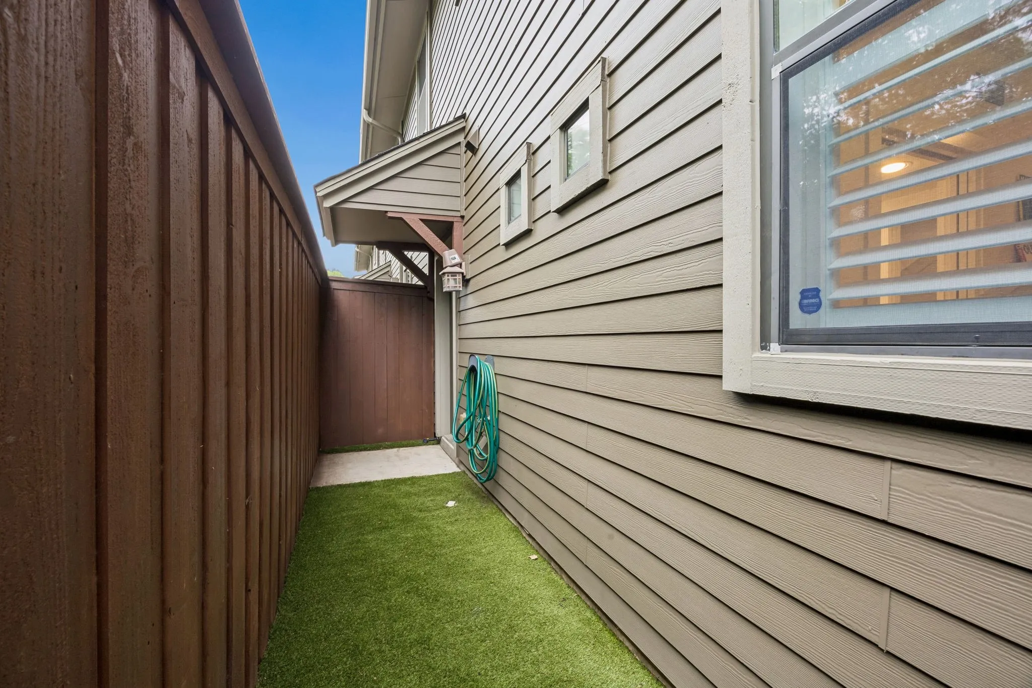 Townhouse For Sale in Dallas County , 5109 Dillard Lane, Dallas, Texas 75209, 2 Bedroom, 2 Bathroom, 2 Garage spaces, 1,580 Sqft, built in 2005, Preowned, mls#21259837, Real Estate Agent in Dallas, Homes For Sale in Dallas county, Homes For Sale in Dallas, Realtor in Dallas Texas, Real Estate Brokerage Independent Realty Texas, Luminita Cordes Realtor
