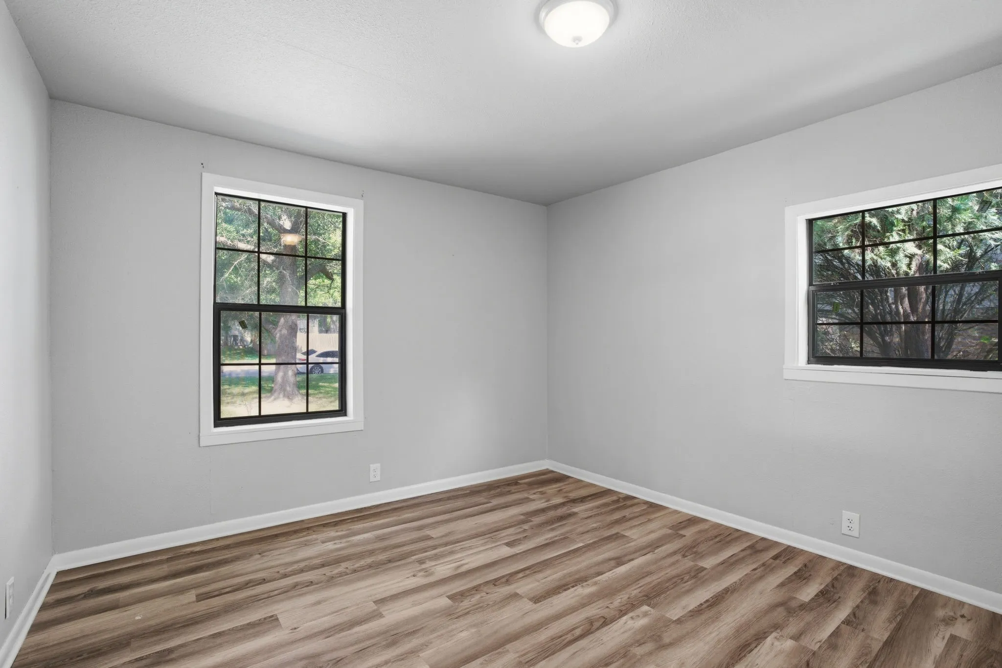 Single Family Residence For Sale in Fannin County , 1800 Island Bayou, Bonham, Texas 75418, 4 Bedroom, 2 Bathroom, 1 Garage spaces, 1,962 Sqft, built in 1940, Preowned, mls#21251427, Real Estate Agent in Bonham, Homes For Sale in Fannin county, Homes For Sale in Bonham, Realtor in Bonham Texas, Real Estate Brokerage Independent Realty Texas, Luminita Cordes Realtor