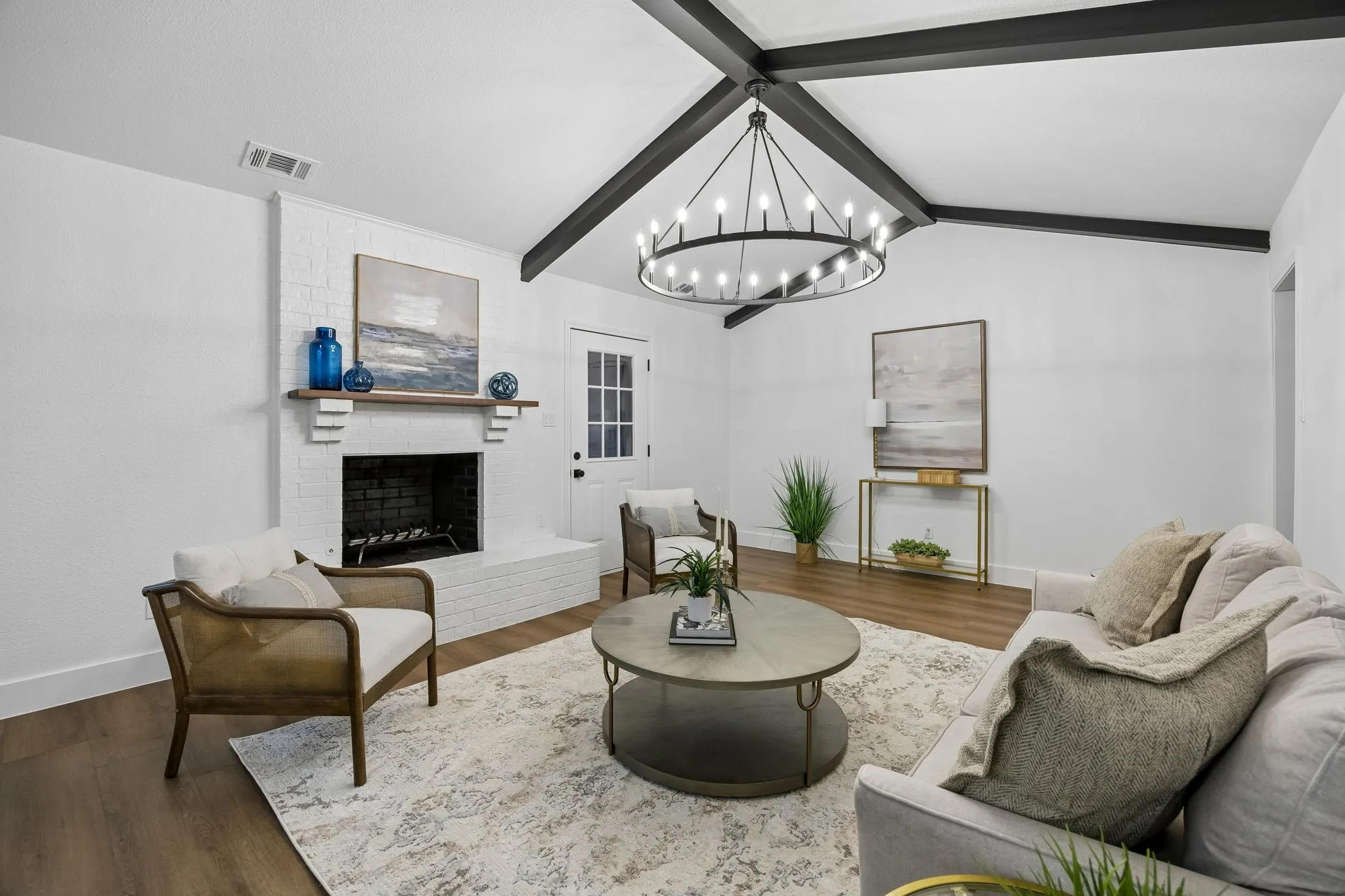Single Family Residence For Sale in Dallas County , 2524 Glen Lea Drive, Irving, Texas 75062, 3 Bedroom, 2 Bathroom, 2 Garage spaces, 2,029 Sqft, built in 1968, Preowned, mls#21259886, Real Estate Agent in Irving, Homes For Sale in Dallas county, Homes For Sale in Irving, Realtor in Irving Texas, Real Estate Brokerage Independent Realty Texas, Luminita Cordes Realtor
