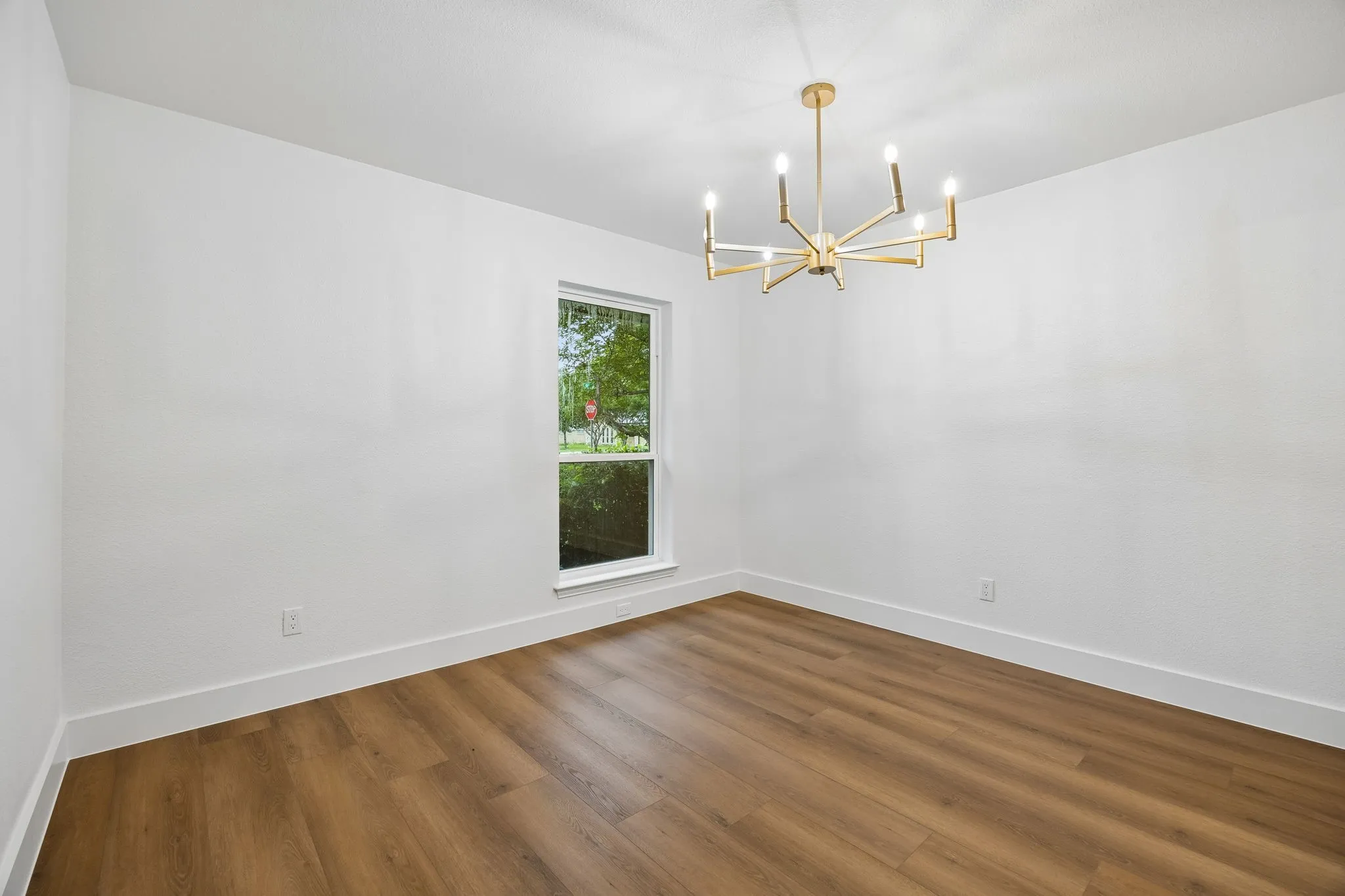 Single Family Residence For Sale in Dallas County , 2524 Glen Lea Drive, Irving, Texas 75062, 3 Bedroom, 2 Bathroom, 2 Garage spaces, 2,029 Sqft, built in 1968, Preowned, mls#21259886, Real Estate Agent in Irving, Homes For Sale in Dallas county, Homes For Sale in Irving, Realtor in Irving Texas, Real Estate Brokerage Independent Realty Texas, Luminita Cordes Realtor