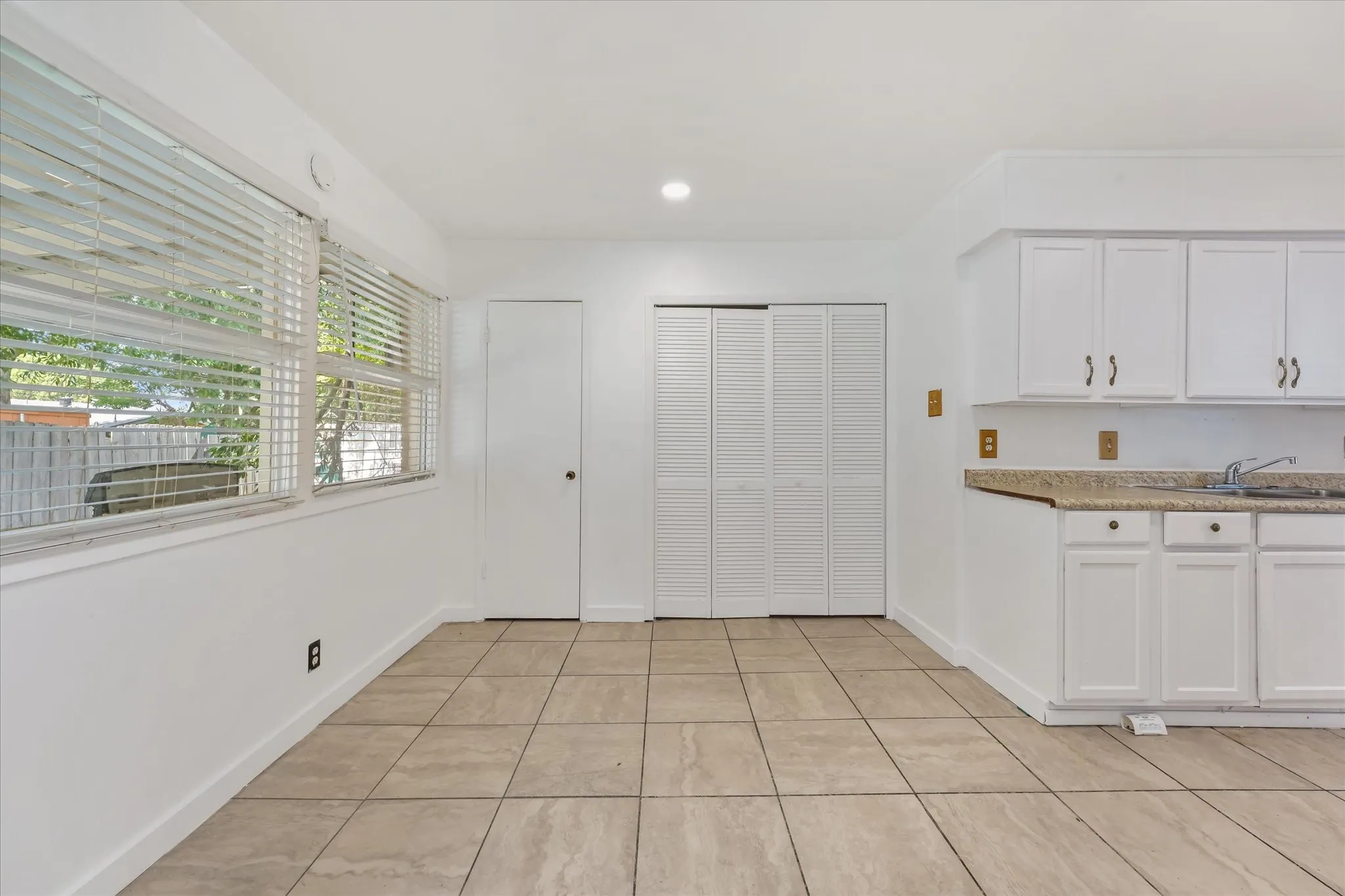 Single Family Residence For Rent in Dallas County , 3612 High Bluff Drive, Dallas, Texas 75234, 4 Bedrooms, 2 Bathrooms, 2 Garage spaces, 1,810 Sqft, built in 1962, Price $2,850, mls#21259920, Real Estate Agent in Dallas, Homes For Rent in Dallas county, Homes For Rent in Dallas, Realtor in Dallas Texas, Real Estate Brokerage Independent Realty Texas, Luminita Cordes Realtor