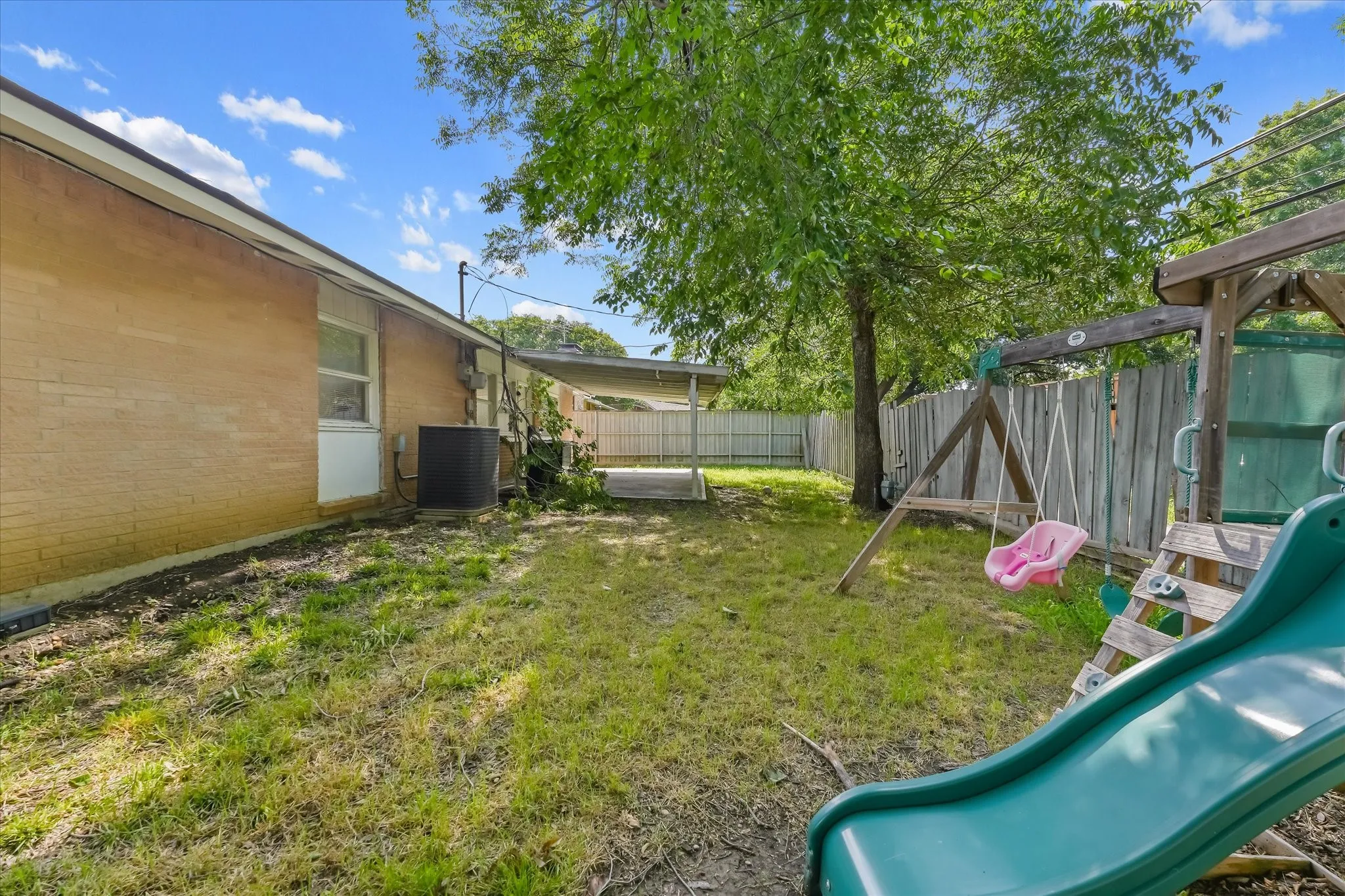Single Family Residence For Rent in Dallas County , 3612 High Bluff Drive, Dallas, Texas 75234, 4 Bedrooms, 2 Bathrooms, 2 Garage spaces, 1,810 Sqft, built in 1962, Price $2,850, mls#21259920, Real Estate Agent in Dallas, Homes For Rent in Dallas county, Homes For Rent in Dallas, Realtor in Dallas Texas, Real Estate Brokerage Independent Realty Texas, Luminita Cordes Realtor