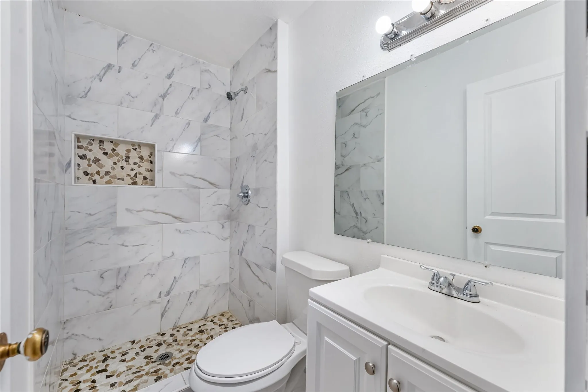 Single Family Residence For Rent in Dallas County , 3612 High Bluff Drive, Dallas, Texas 75234, 4 Bedrooms, 2 Bathrooms, 2 Garage spaces, 1,810 Sqft, built in 1962, Price $2,850, mls#21259920, Real Estate Agent in Dallas, Homes For Rent in Dallas county, Homes For Rent in Dallas, Realtor in Dallas Texas, Real Estate Brokerage Independent Realty Texas, Luminita Cordes Realtor