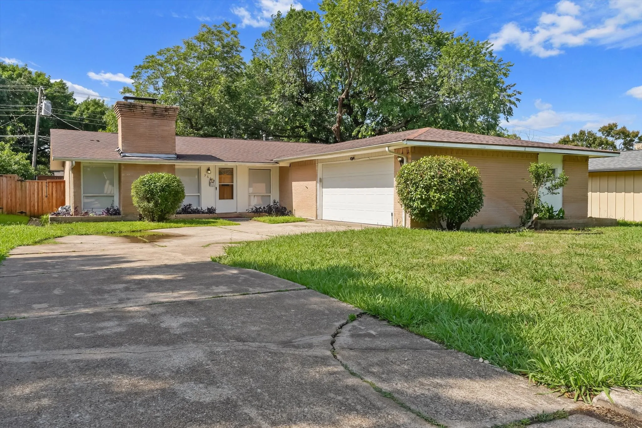 Single Family Residence For Rent in Dallas County , 3612 High Bluff Drive, Dallas, Texas 75234, 4 Bedrooms, 2 Bathrooms, 2 Garage spaces, 1,810 Sqft, built in 1962, Price $2,850, mls#21259920, Real Estate Agent in Dallas, Homes For Rent in Dallas county, Homes For Rent in Dallas, Realtor in Dallas Texas, Real Estate Brokerage Independent Realty Texas, Luminita Cordes Realtor