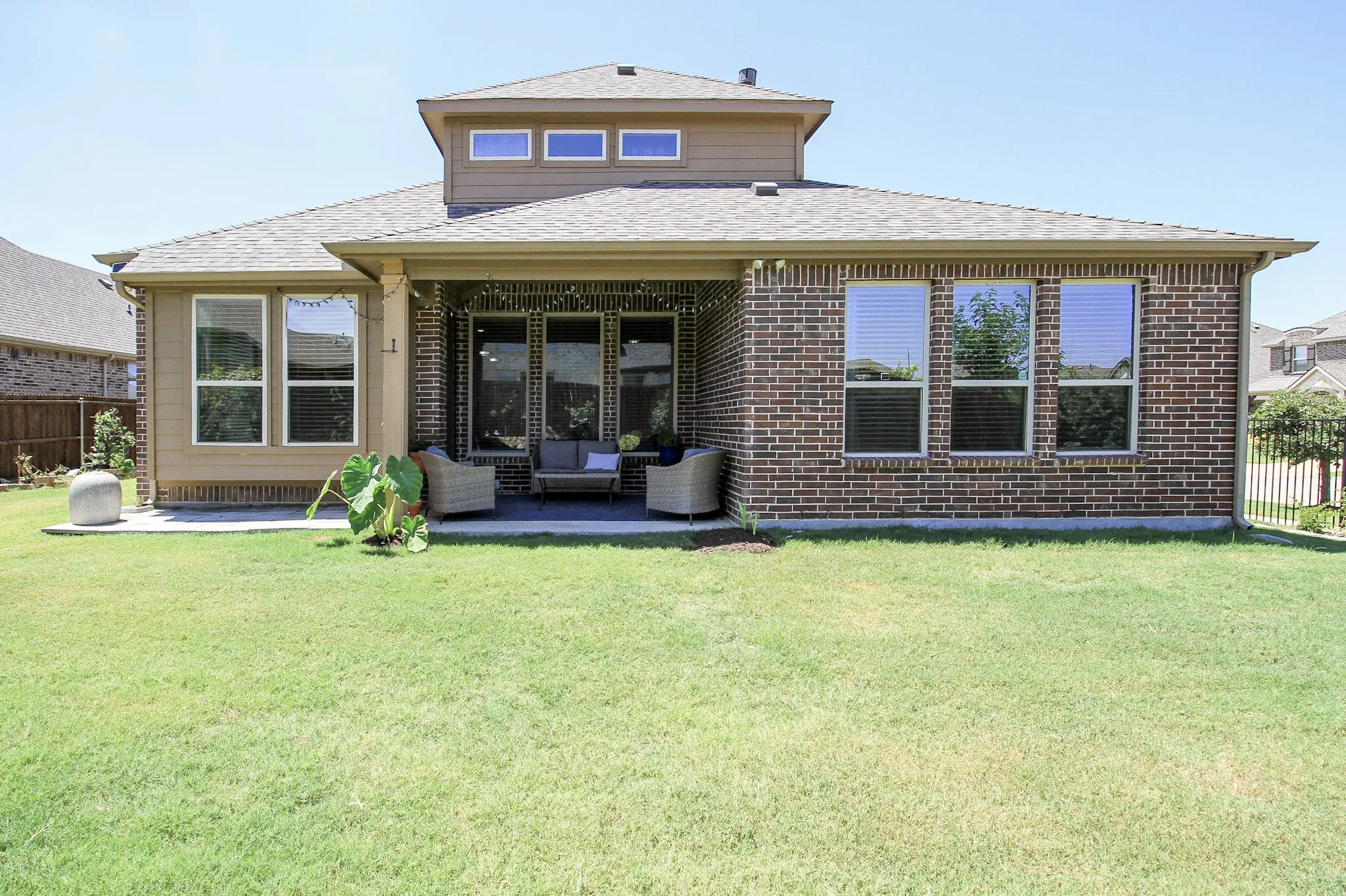 Single Family Residence For Sale in Denton County , 14286 Winecup Drive, Frisco, Texas 75033, 5 Bedrooms, 4 Bathrooms, 3 Garage spaces, 3,109 Sqft, built in 2018, Preowned, Price $703,200, mls#21250637, Real Estate Agent in Frisco, Homes For Sale in Denton county, Homes For Sale in Frisco, Realtor in Frisco Texas, Real Estate Brokerage Independent Realty Texas, Luminita Cordes Realtor
