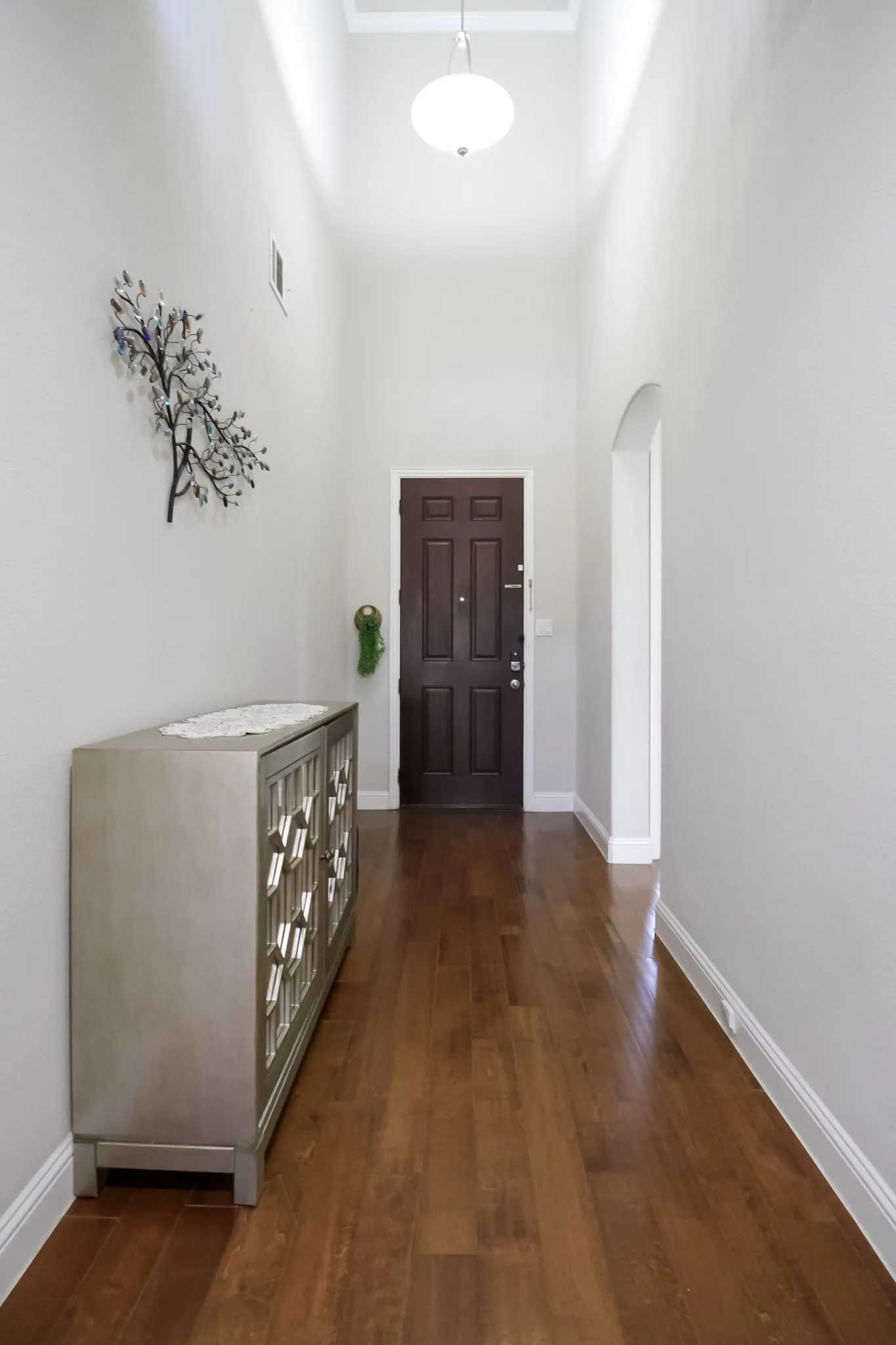 Single Family Residence For Sale in Denton County , 14286 Winecup Drive, Frisco, Texas 75033, 5 Bedrooms, 4 Bathrooms, 3 Garage spaces, 3,109 Sqft, built in 2018, Preowned, Price $703,200, mls#21250637, Real Estate Agent in Frisco, Homes For Sale in Denton county, Homes For Sale in Frisco, Realtor in Frisco Texas, Real Estate Brokerage Independent Realty Texas, Luminita Cordes Realtor