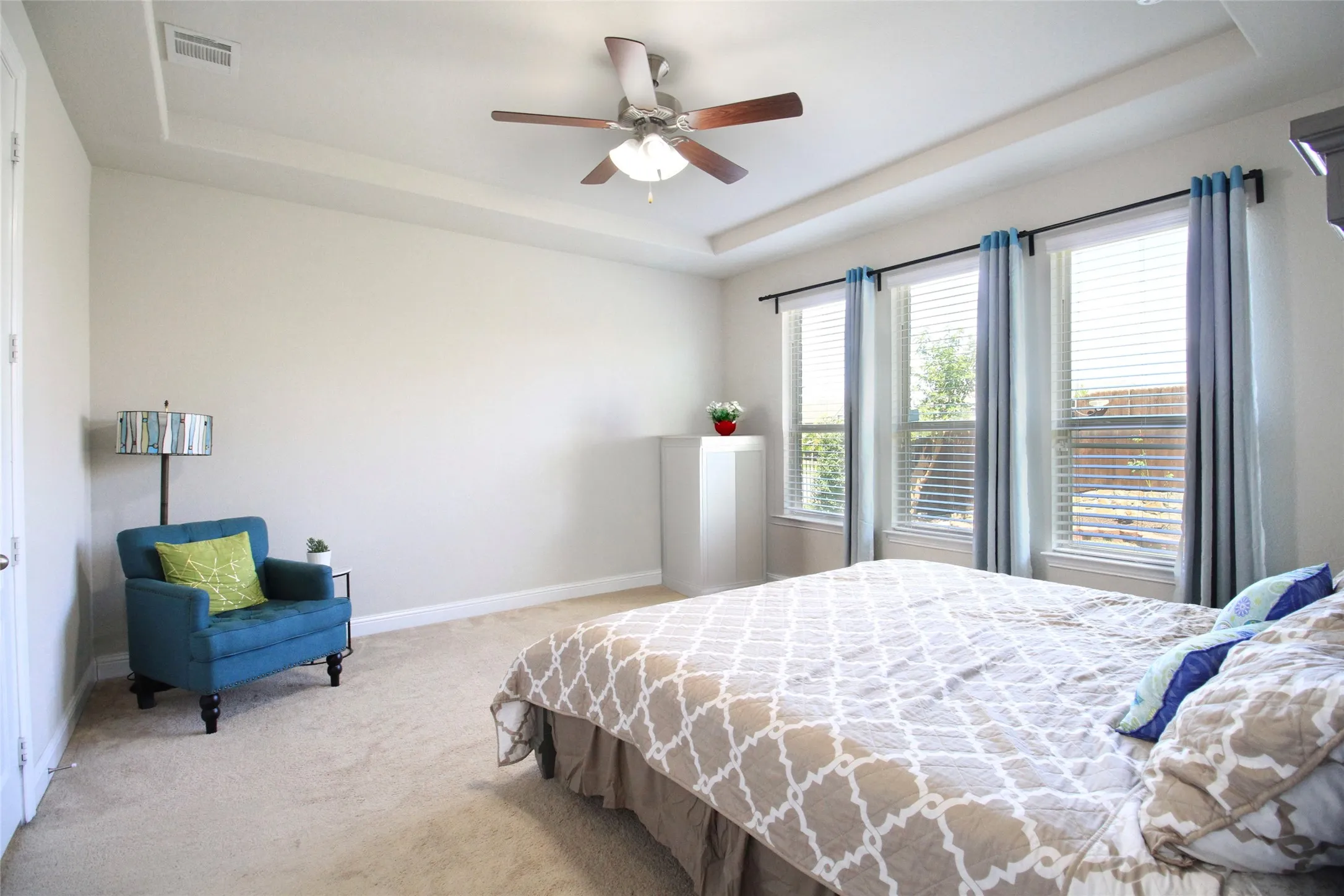 Single Family Residence For Sale in Denton County , 14286 Winecup Drive, Frisco, Texas 75033, 5 Bedrooms, 4 Bathrooms, 3 Garage spaces, 3,109 Sqft, built in 2018, Preowned, Price $703,200, mls#21250637, Real Estate Agent in Frisco, Homes For Sale in Denton county, Homes For Sale in Frisco, Realtor in Frisco Texas, Real Estate Brokerage Independent Realty Texas, Luminita Cordes Realtor
