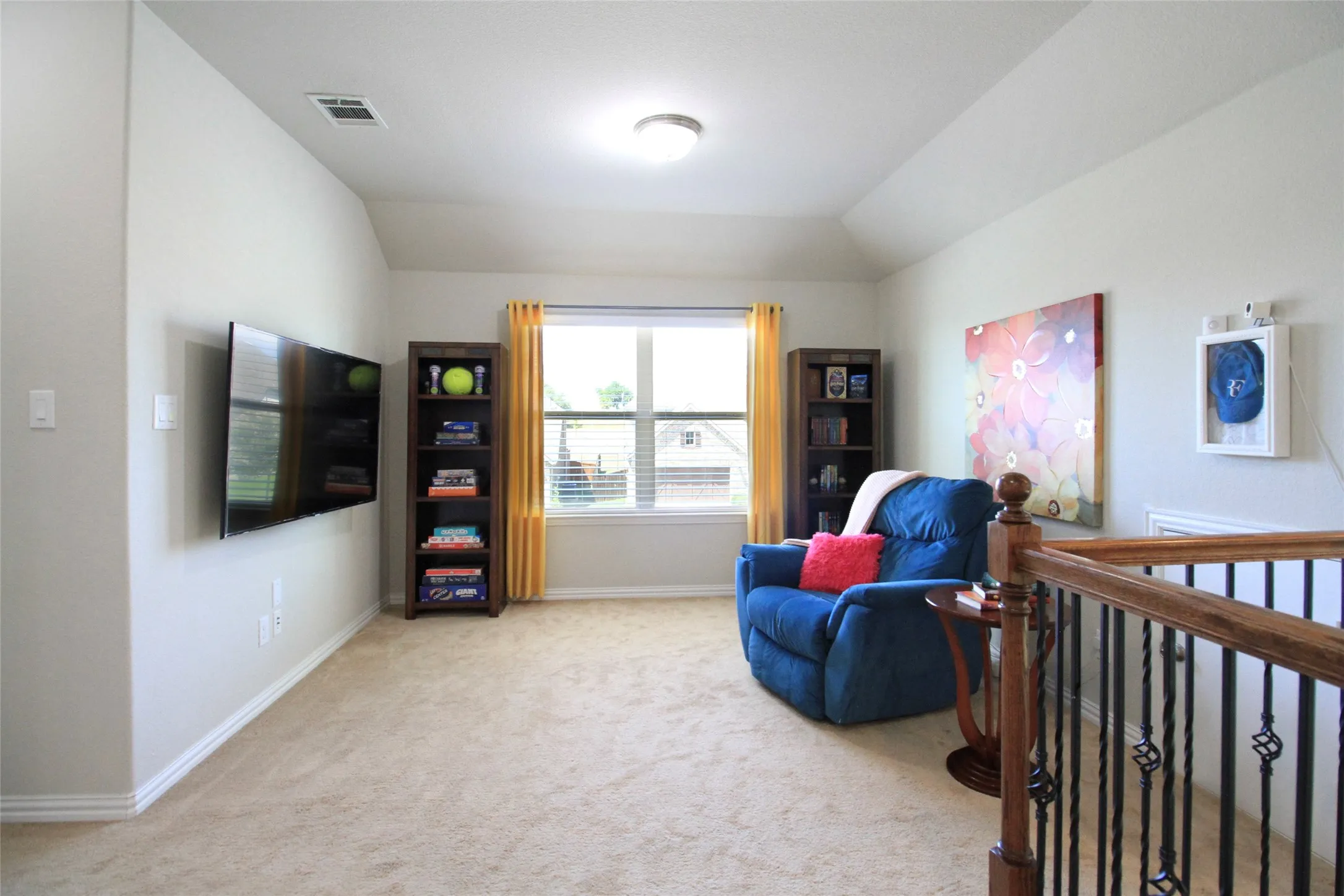 Single Family Residence For Sale in Denton County , 14286 Winecup Drive, Frisco, Texas 75033, 5 Bedrooms, 4 Bathrooms, 3 Garage spaces, 3,109 Sqft, built in 2018, Preowned, Price $703,200, mls#21250637, Real Estate Agent in Frisco, Homes For Sale in Denton county, Homes For Sale in Frisco, Realtor in Frisco Texas, Real Estate Brokerage Independent Realty Texas, Luminita Cordes Realtor