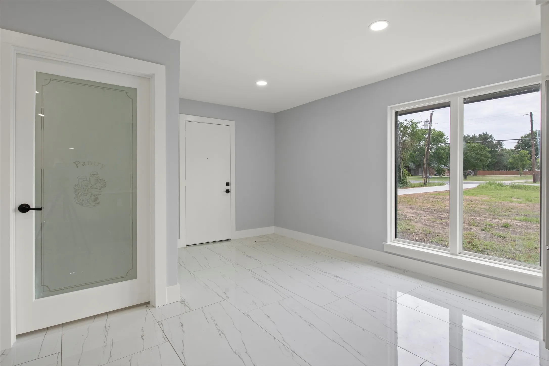 Single Family Residence For Sale in Ellis County , 600 Pierce Road, Red Oak, Texas 75154, 3 Bedroom, 2 Bathroom, 2 Garage spaces, 1,560 Sqft, built in 1975, mls#21259949, Real Estate Agent in Red Oak, Homes For Sale in Ellis county, Homes For Sale in Red Oak, Realtor in Red Oak Texas, Real Estate Brokerage Independent Realty Texas, Luminita Cordes Realtor