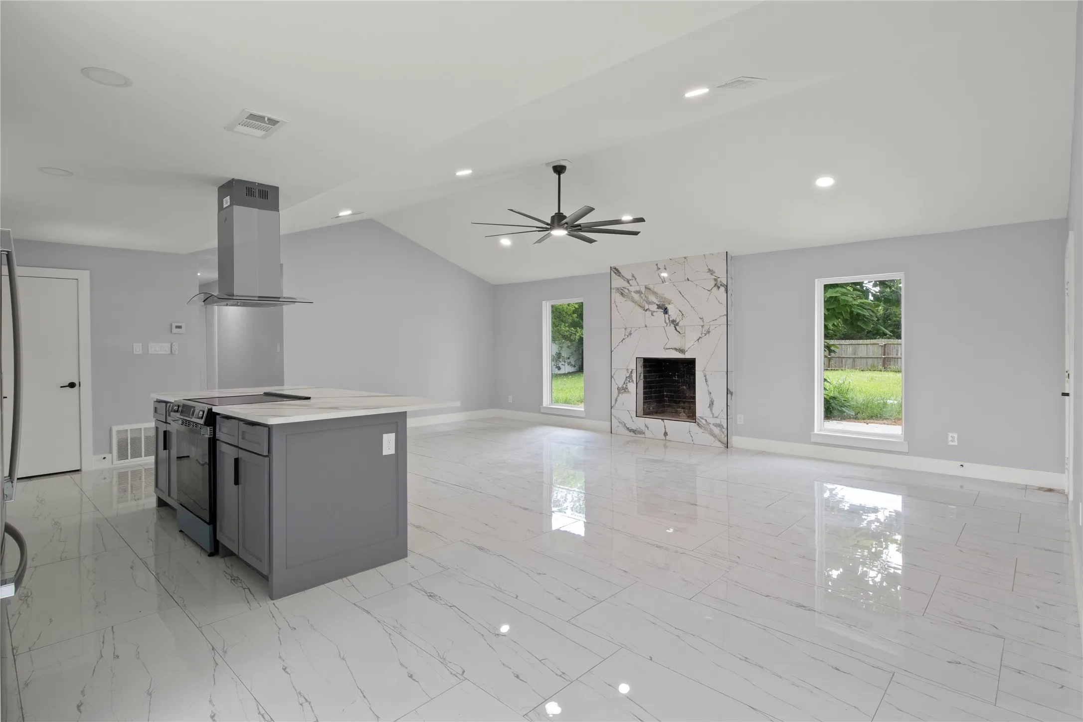 Single Family Residence For Sale in Ellis County , 600 Pierce Road, Red Oak, Texas 75154, 3 Bedroom, 2 Bathroom, 2 Garage spaces, 1,560 Sqft, built in 1975, mls#21259949, Real Estate Agent in Red Oak, Homes For Sale in Ellis county, Homes For Sale in Red Oak, Realtor in Red Oak Texas, Real Estate Brokerage Independent Realty Texas, Luminita Cordes Realtor