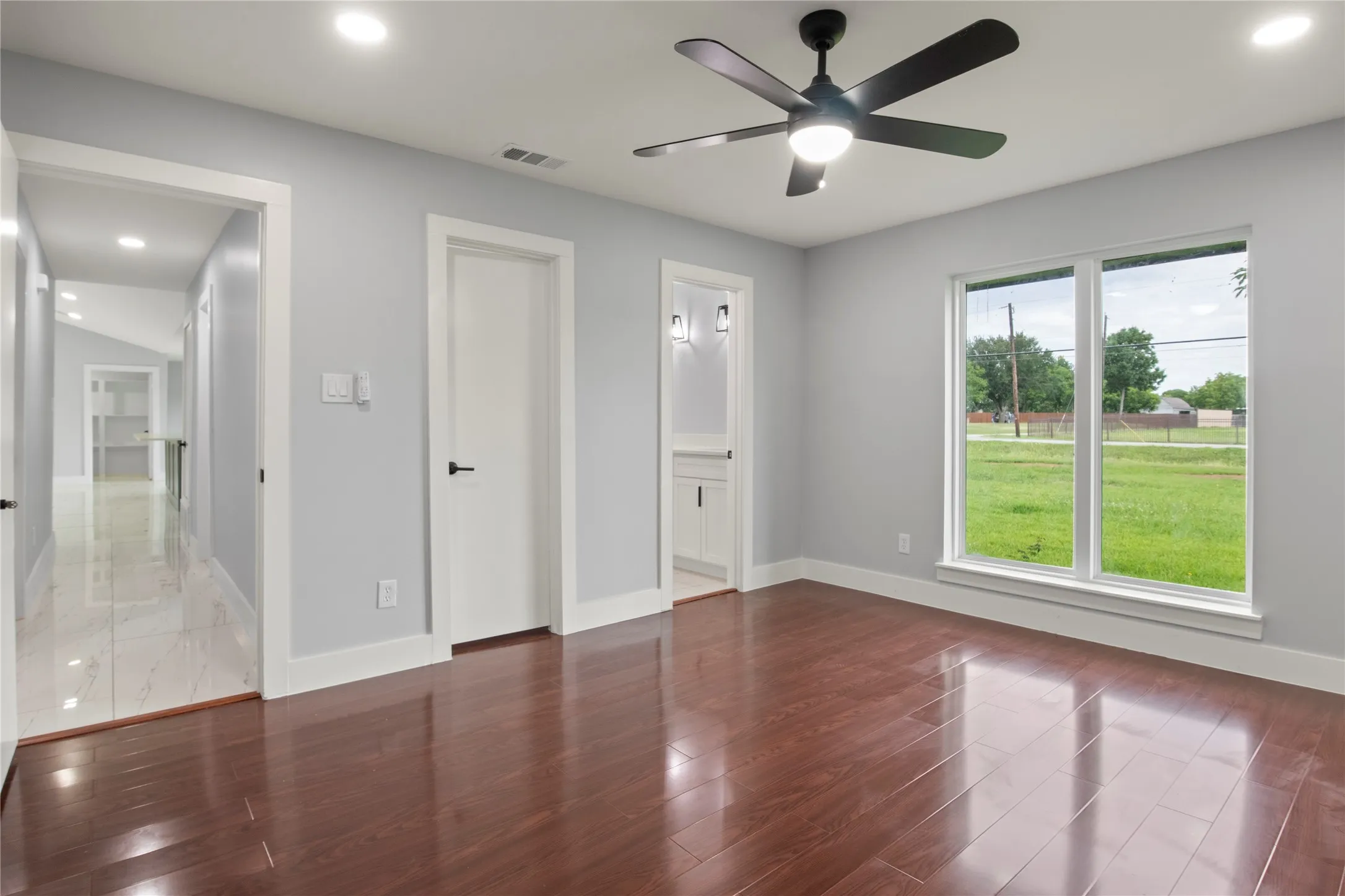 Single Family Residence For Sale in Ellis County , 600 Pierce Road, Red Oak, Texas 75154, 3 Bedroom, 2 Bathroom, 2 Garage spaces, 1,560 Sqft, built in 1975, mls#21259949, Real Estate Agent in Red Oak, Homes For Sale in Ellis county, Homes For Sale in Red Oak, Realtor in Red Oak Texas, Real Estate Brokerage Independent Realty Texas, Luminita Cordes Realtor