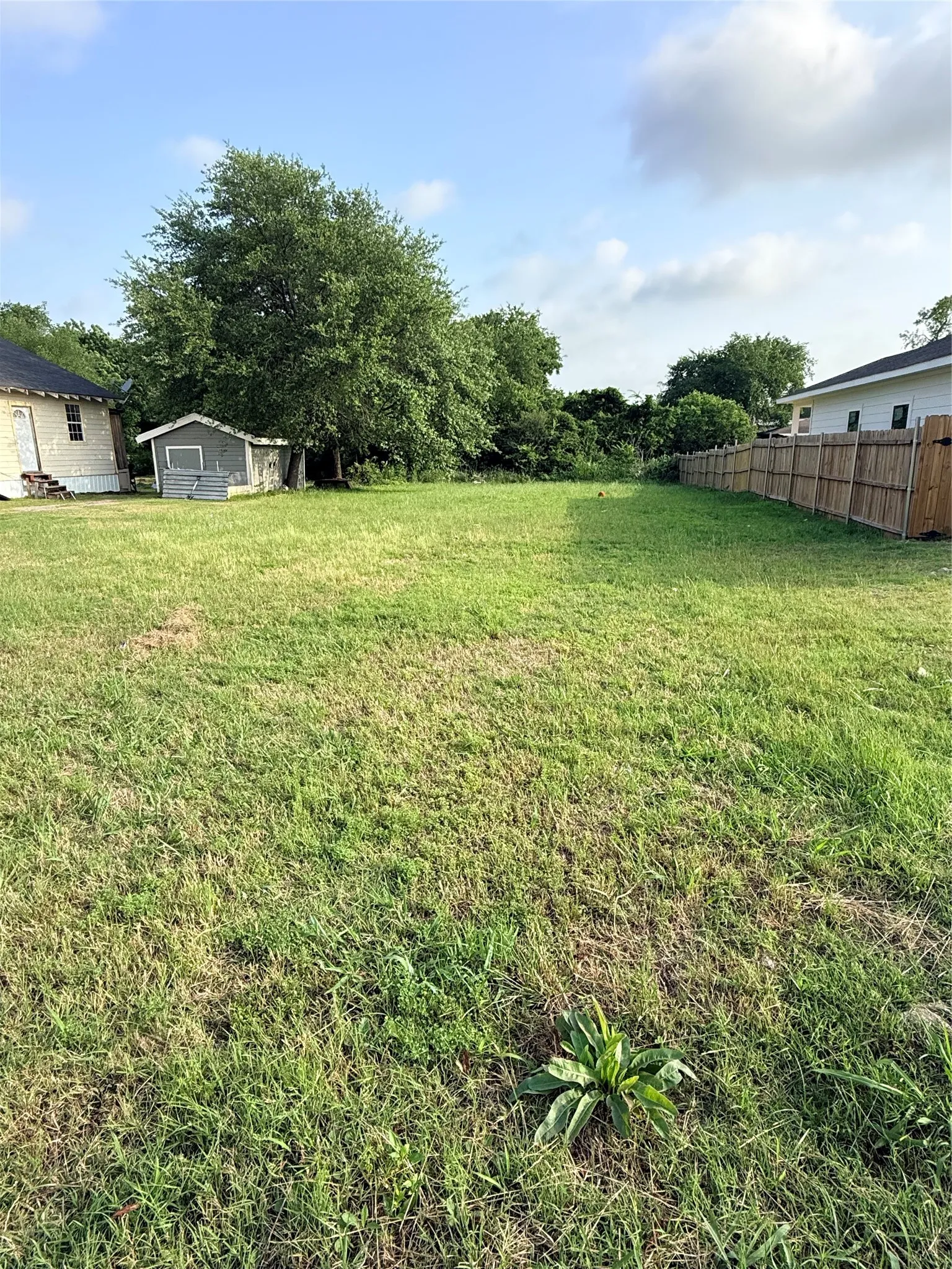 Improved Land For Sale in Hunt County , 3936 Lee Street, Greenville, Texas 75401, 0, 0, Garage spaces, 0 Sqft, built in 0, mls#21260014, Real Estate Agent in Greenville, Homes For Sale in Hunt county, Homes For Sale in Greenville, Realtor in Greenville Texas, Real Estate Brokerage Independent Realty Texas, Luminita Cordes Realtor