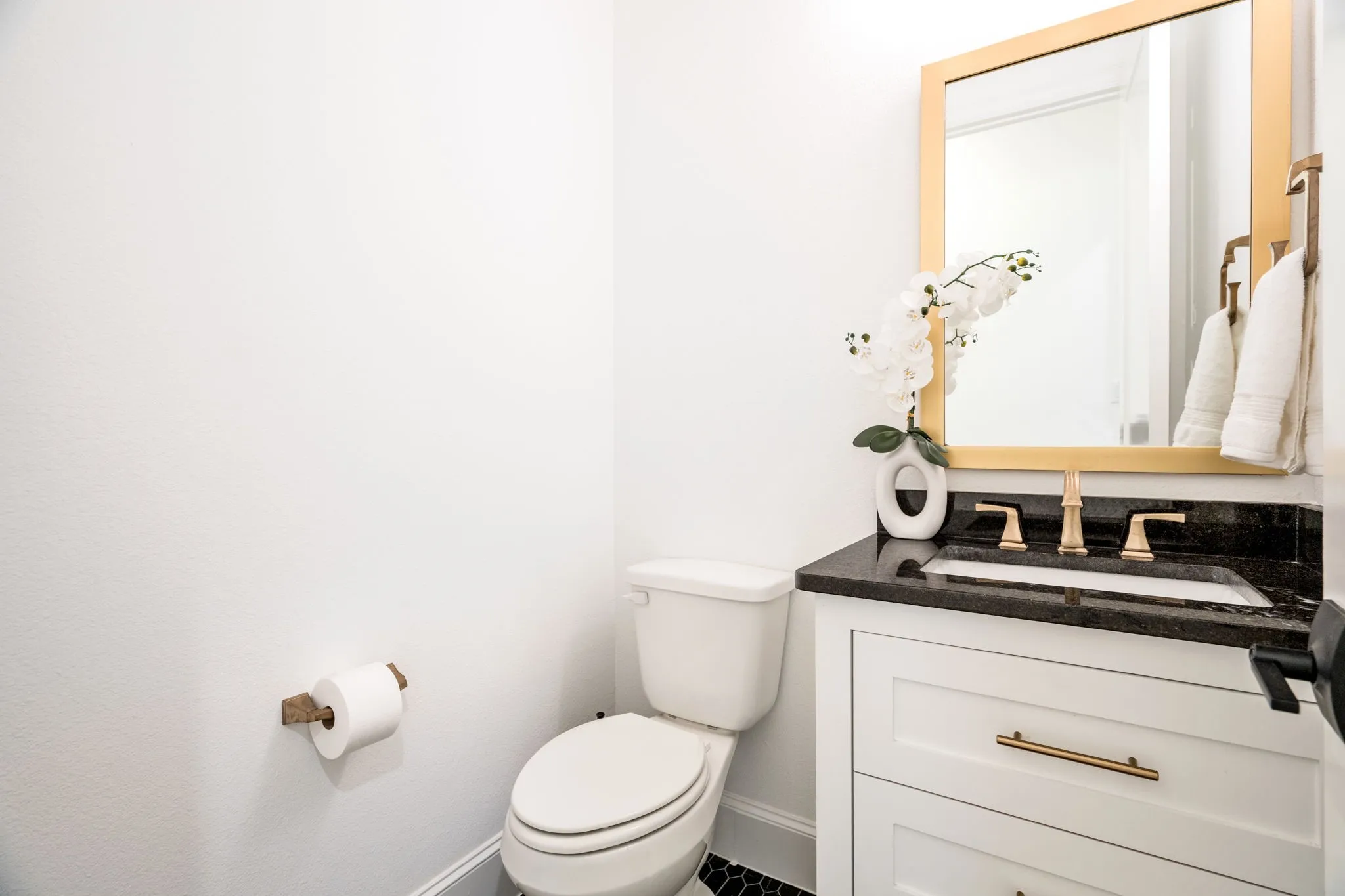 Powder Bath downstairs
