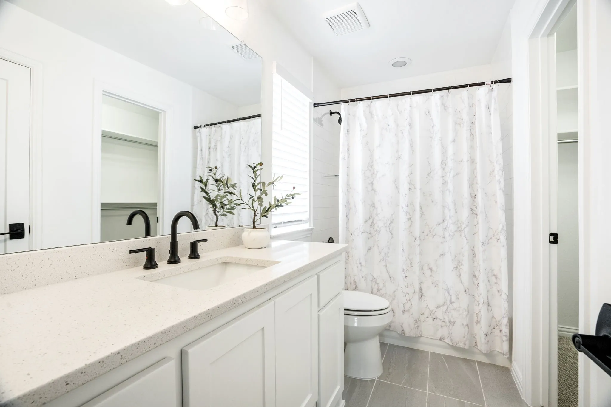 Ensuite bathroom 5th bedroom upsatirs