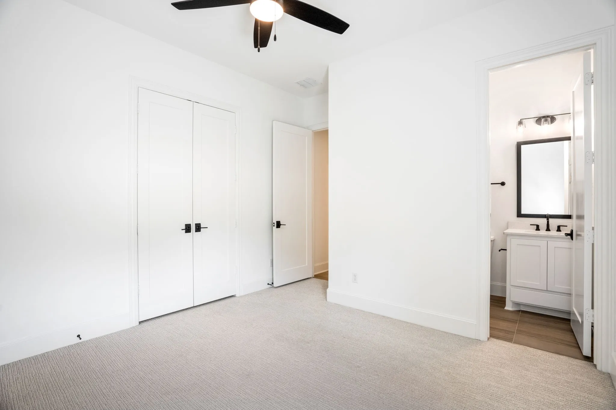 Guest Bedroom 1st floor