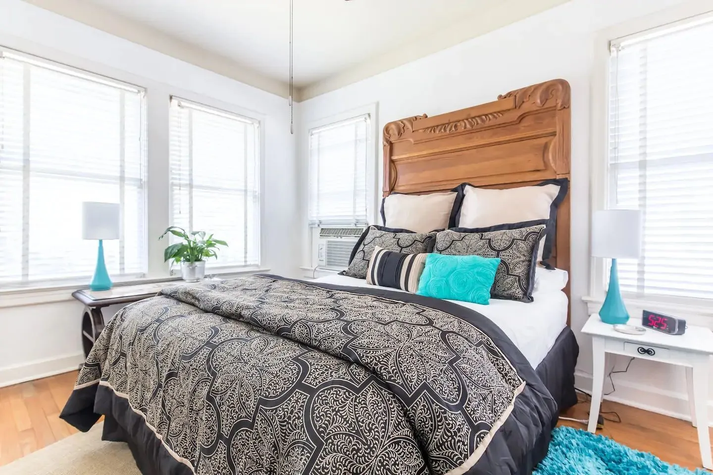 Apartment For Sale in Dallas County , 4002 Prescott Avenue, Dallas, Texas 75219, 12 Bedrooms, 12 Bathrooms, Garage spaces, 0 Sqft, built in 1929, Preowned, Price $3,000,000, mls#21260036, Real Estate Agent in Dallas, Homes For Sale in Dallas county, Homes For Sale in Dallas, Realtor in Dallas Texas, Real Estate Brokerage Independent Realty Texas, Luminita Cordes Realtor