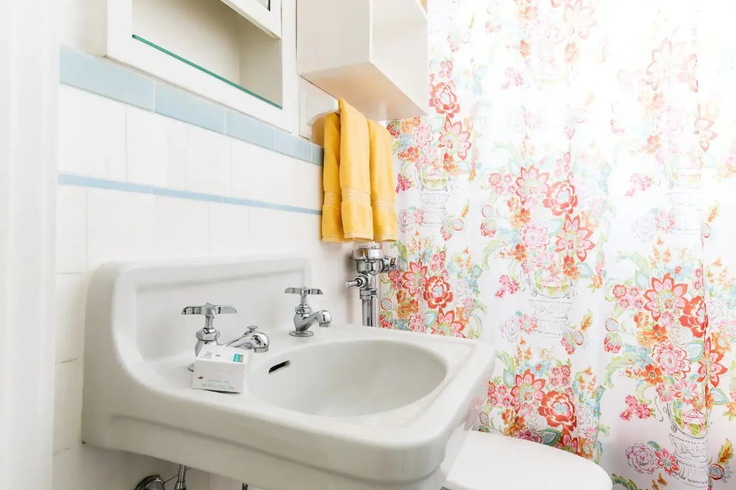 Apartment For Sale in Dallas County , 4002 Prescott Avenue, Dallas, Texas 75219, 12 Bedrooms, 12 Bathrooms, Garage spaces, 0 Sqft, built in 1929, Preowned, Price $3,000,000, mls#21260036, Real Estate Agent in Dallas, Homes For Sale in Dallas county, Homes For Sale in Dallas, Realtor in Dallas Texas, Real Estate Brokerage Independent Realty Texas, Luminita Cordes Realtor