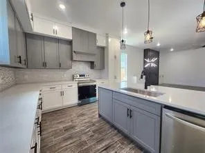 Single Family Residence For Sale in Tarrant County , 2121 S Edgewood Terrace, Fort Worth, Texas 76105, 4 Bedroom, 2 Bathroom, 2 Garage spaces, 1,908 Sqft, built in 2023, New Construction - Complete, mls#21257676, Real Estate Agent in Fort Worth, Homes For Sale in Tarrant county, Homes For Sale in Fort Worth, Realtor in Fort Worth Texas, Real Estate Brokerage Independent Realty Texas, Luminita Cordes Realtor