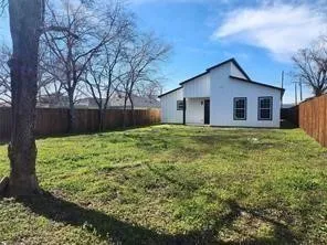 Single Family Residence For Sale in Tarrant County , 2121 S Edgewood Terrace, Fort Worth, Texas 76105, 4 Bedroom, 2 Bathroom, 2 Garage spaces, 1,908 Sqft, built in 2023, New Construction - Complete, mls#21257676, Real Estate Agent in Fort Worth, Homes For Sale in Tarrant county, Homes For Sale in Fort Worth, Realtor in Fort Worth Texas, Real Estate Brokerage Independent Realty Texas, Luminita Cordes Realtor