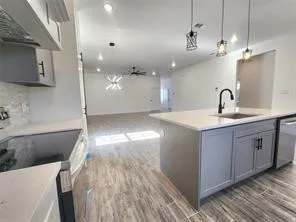 Single Family Residence For Sale in Tarrant County , 2121 S Edgewood Terrace, Fort Worth, Texas 76105, 4 Bedroom, 2 Bathroom, 2 Garage spaces, 1,908 Sqft, built in 2023, New Construction - Complete, mls#21257676, Real Estate Agent in Fort Worth, Homes For Sale in Tarrant county, Homes For Sale in Fort Worth, Realtor in Fort Worth Texas, Real Estate Brokerage Independent Realty Texas, Luminita Cordes Realtor