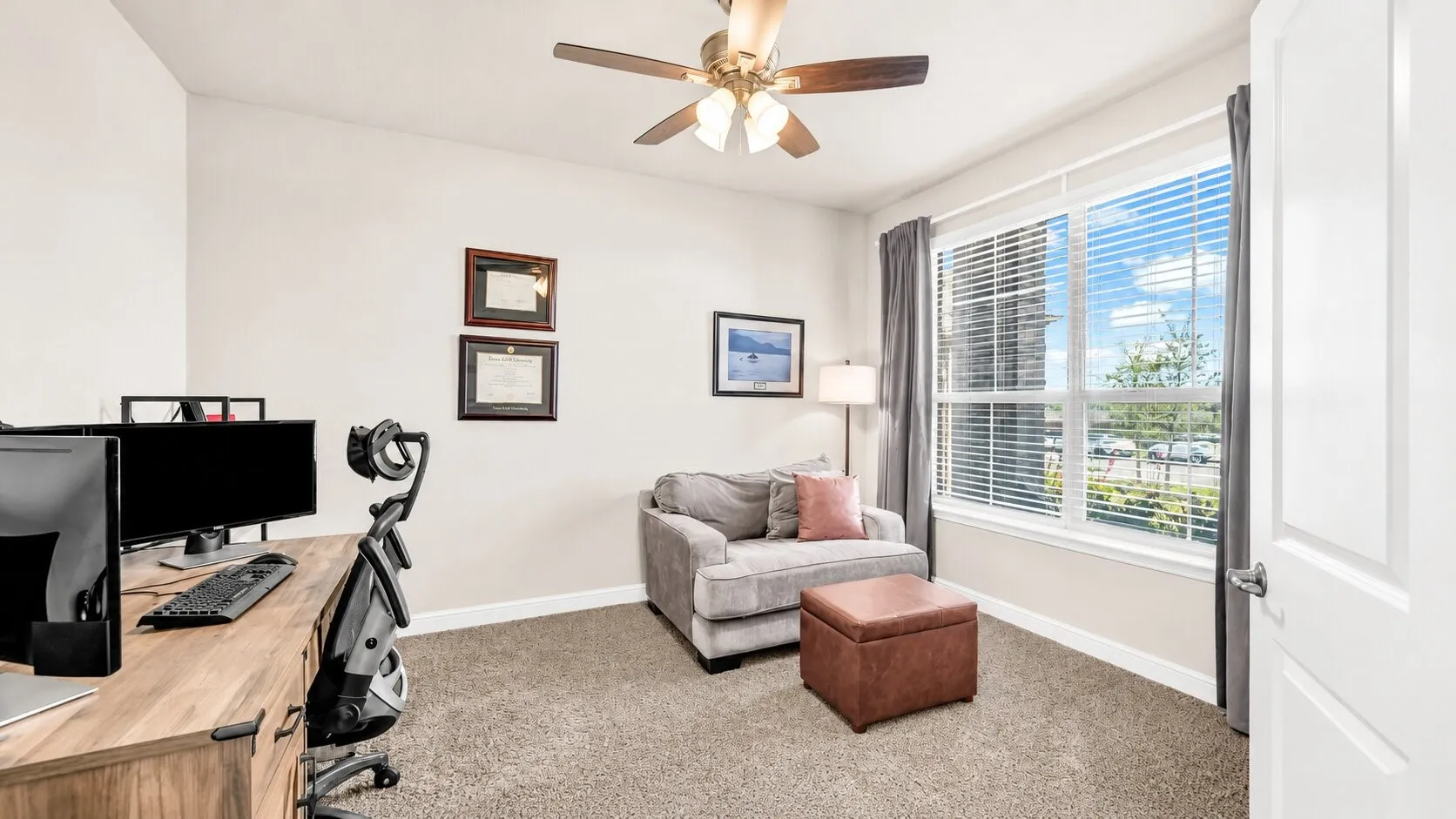 Single Family Residence For Sale in Parker County , 1124 Eastland Lane, Weatherford, Texas 76087, 4 Bedroom, 4 Bathroom, 2 Garage spaces, 2,812 Sqft, built in 2022, mls#21259913, Real Estate Agent in Weatherford, Homes For Sale in Parker county, Homes For Sale in Weatherford, Realtor in Weatherford Texas, Real Estate Brokerage Independent Realty Texas, Luminita Cordes Realtor