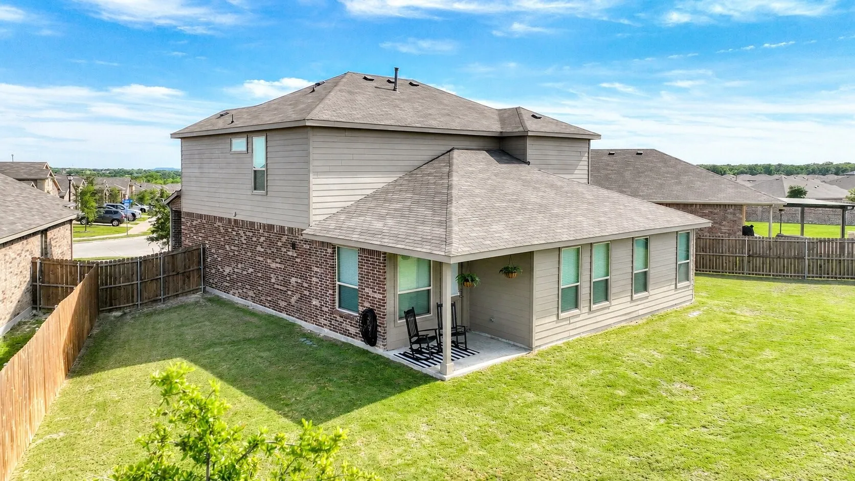 Single Family Residence For Sale in Parker County , 1124 Eastland Lane, Weatherford, Texas 76087, 4 Bedroom, 4 Bathroom, 2 Garage spaces, 2,812 Sqft, built in 2022, mls#21259913, Real Estate Agent in Weatherford, Homes For Sale in Parker county, Homes For Sale in Weatherford, Realtor in Weatherford Texas, Real Estate Brokerage Independent Realty Texas, Luminita Cordes Realtor
