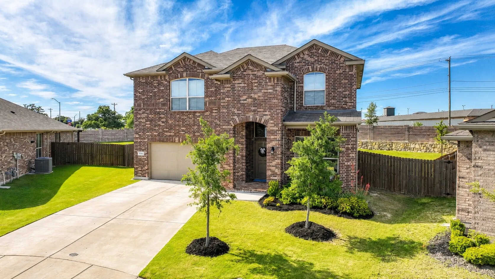 Single Family Residence For Sale in Parker County , 1124 Eastland Lane, Weatherford, Texas 76087, 4 Bedroom, 4 Bathroom, 2 Garage spaces, 2,812 Sqft, built in 2022, mls#21259913, Real Estate Agent in Weatherford, Homes For Sale in Parker county, Homes For Sale in Weatherford, Realtor in Weatherford Texas, Real Estate Brokerage Independent Realty Texas, Luminita Cordes Realtor