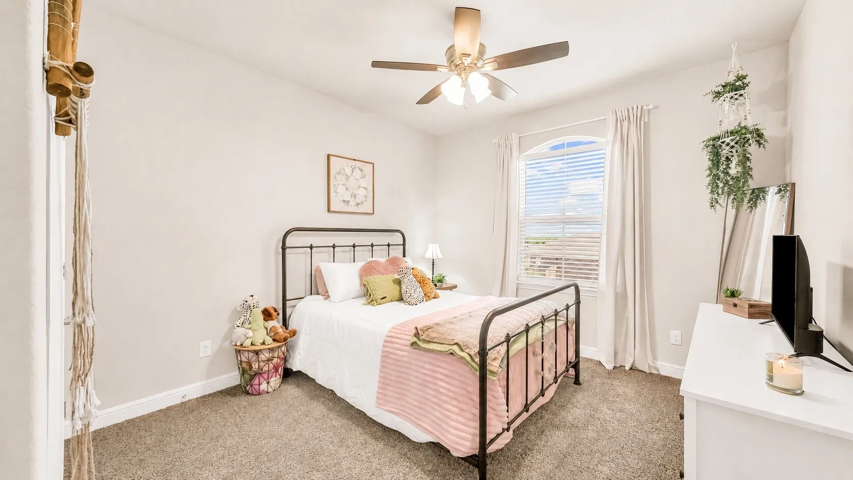 Single Family Residence For Sale in Parker County , 1124 Eastland Lane, Weatherford, Texas 76087, 4 Bedroom, 4 Bathroom, 2 Garage spaces, 2,812 Sqft, built in 2022, mls#21259913, Real Estate Agent in Weatherford, Homes For Sale in Parker county, Homes For Sale in Weatherford, Realtor in Weatherford Texas, Real Estate Brokerage Independent Realty Texas, Luminita Cordes Realtor