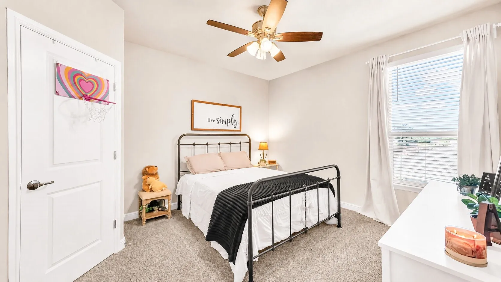 Single Family Residence For Sale in Parker County , 1124 Eastland Lane, Weatherford, Texas 76087, 4 Bedroom, 4 Bathroom, 2 Garage spaces, 2,812 Sqft, built in 2022, mls#21259913, Real Estate Agent in Weatherford, Homes For Sale in Parker county, Homes For Sale in Weatherford, Realtor in Weatherford Texas, Real Estate Brokerage Independent Realty Texas, Luminita Cordes Realtor