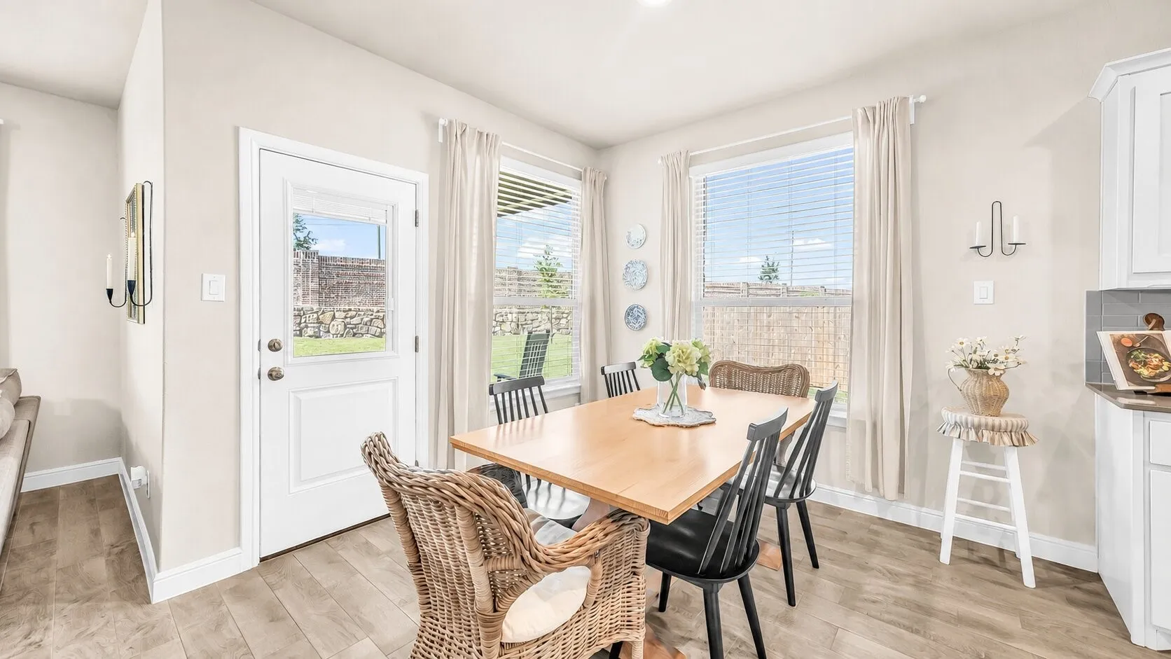 Single Family Residence For Sale in Parker County , 1124 Eastland Lane, Weatherford, Texas 76087, 4 Bedroom, 4 Bathroom, 2 Garage spaces, 2,812 Sqft, built in 2022, mls#21259913, Real Estate Agent in Weatherford, Homes For Sale in Parker county, Homes For Sale in Weatherford, Realtor in Weatherford Texas, Real Estate Brokerage Independent Realty Texas, Luminita Cordes Realtor