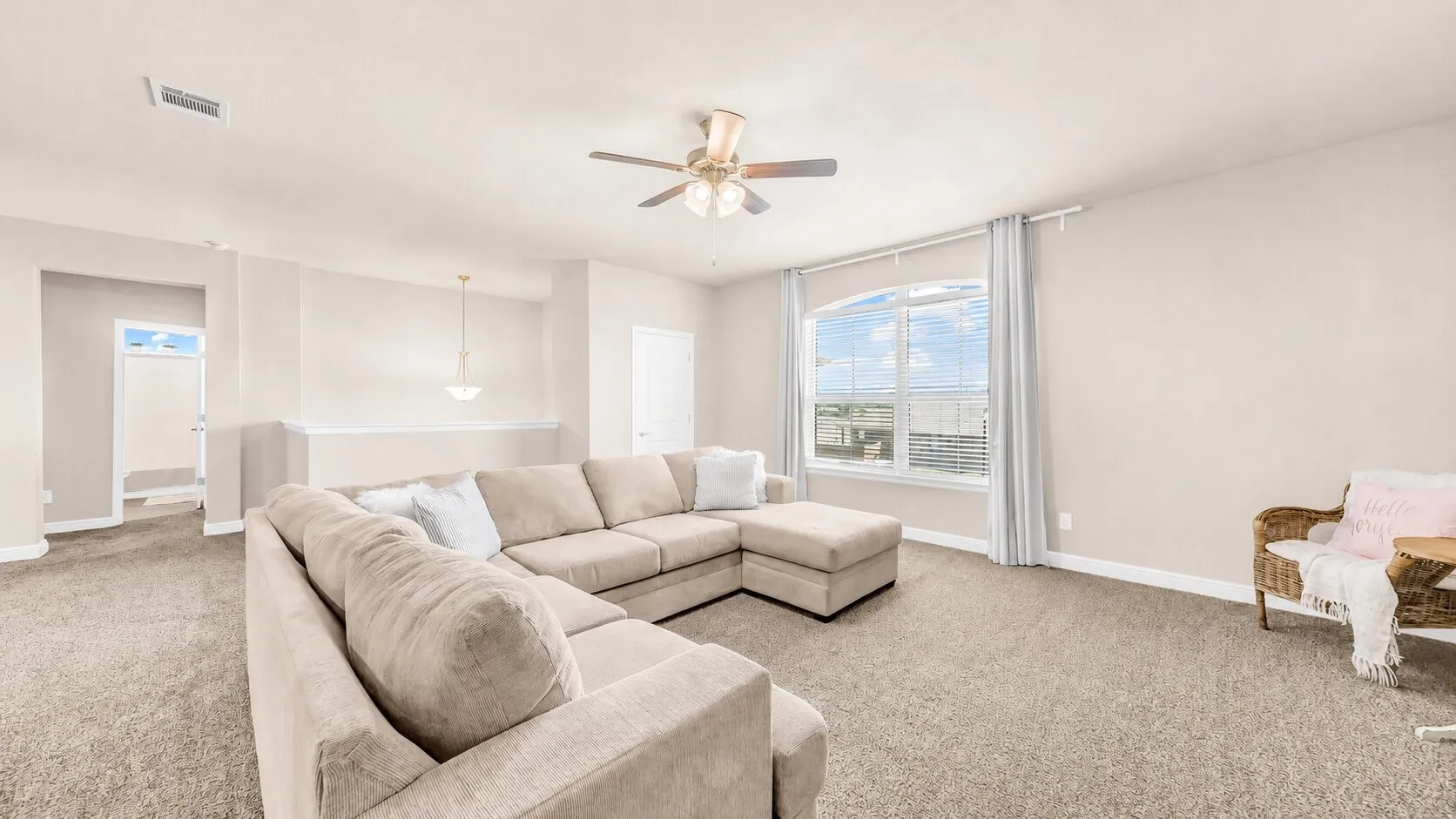 Single Family Residence For Sale in Parker County , 1124 Eastland Lane, Weatherford, Texas 76087, 4 Bedroom, 4 Bathroom, 2 Garage spaces, 2,812 Sqft, built in 2022, mls#21259913, Real Estate Agent in Weatherford, Homes For Sale in Parker county, Homes For Sale in Weatherford, Realtor in Weatherford Texas, Real Estate Brokerage Independent Realty Texas, Luminita Cordes Realtor
