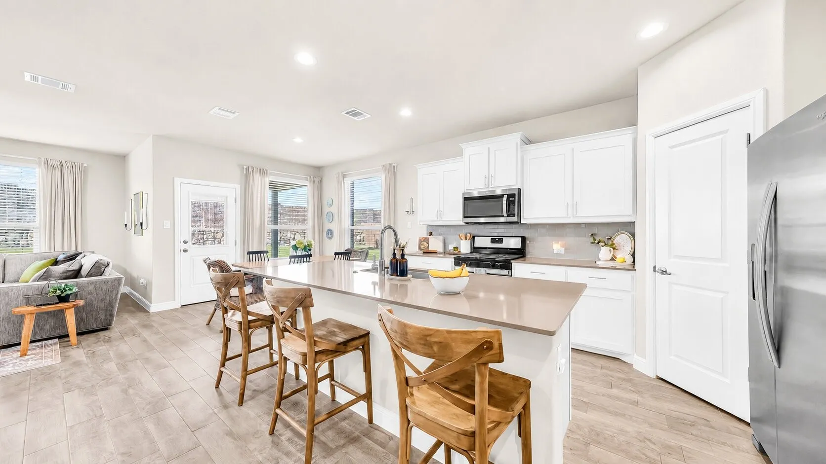 Single Family Residence For Sale in Parker County , 1124 Eastland Lane, Weatherford, Texas 76087, 4 Bedroom, 4 Bathroom, 2 Garage spaces, 2,812 Sqft, built in 2022, mls#21259913, Real Estate Agent in Weatherford, Homes For Sale in Parker county, Homes For Sale in Weatherford, Realtor in Weatherford Texas, Real Estate Brokerage Independent Realty Texas, Luminita Cordes Realtor