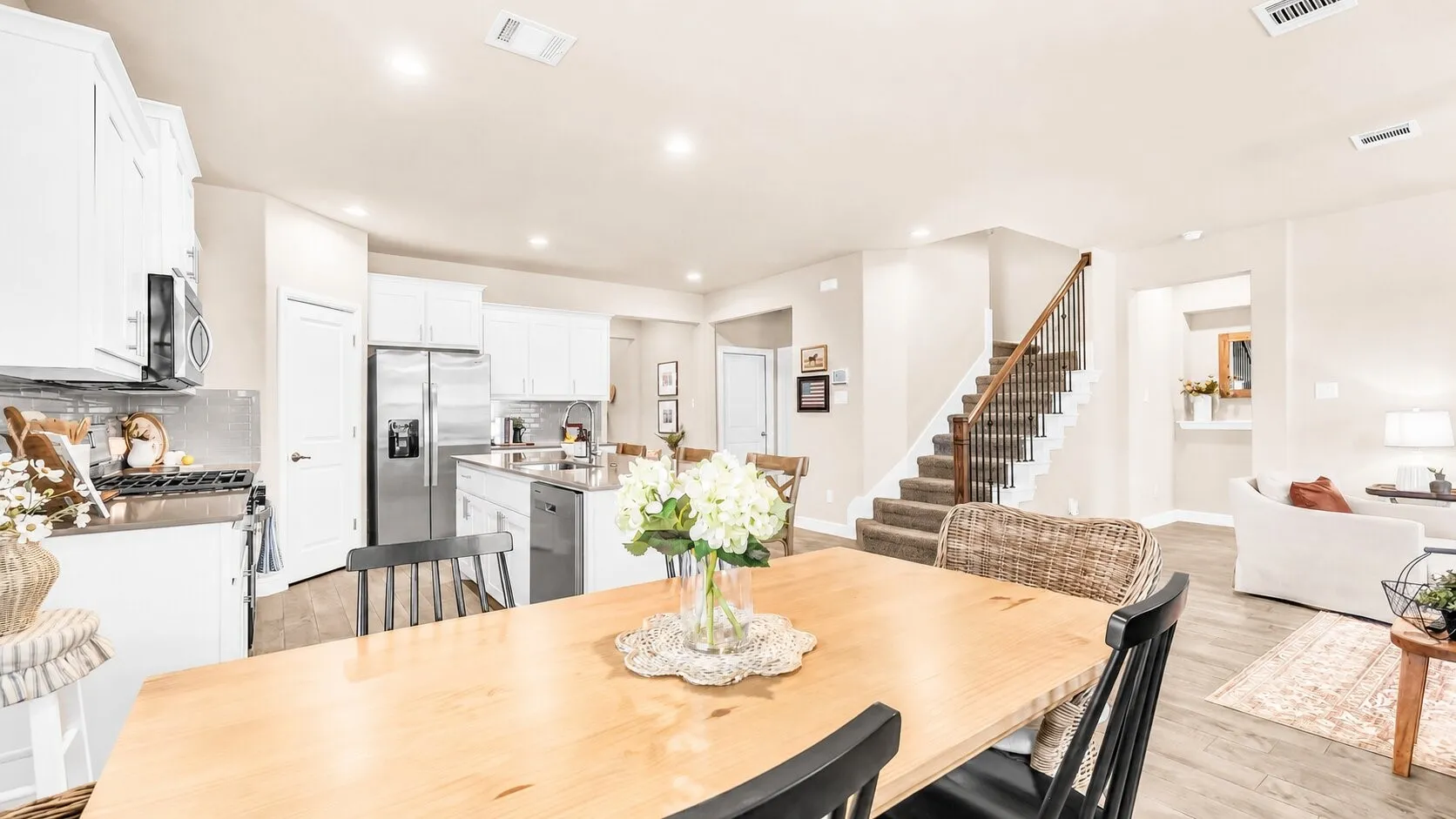Single Family Residence For Sale in Parker County , 1124 Eastland Lane, Weatherford, Texas 76087, 4 Bedroom, 4 Bathroom, 2 Garage spaces, 2,812 Sqft, built in 2022, mls#21259913, Real Estate Agent in Weatherford, Homes For Sale in Parker county, Homes For Sale in Weatherford, Realtor in Weatherford Texas, Real Estate Brokerage Independent Realty Texas, Luminita Cordes Realtor