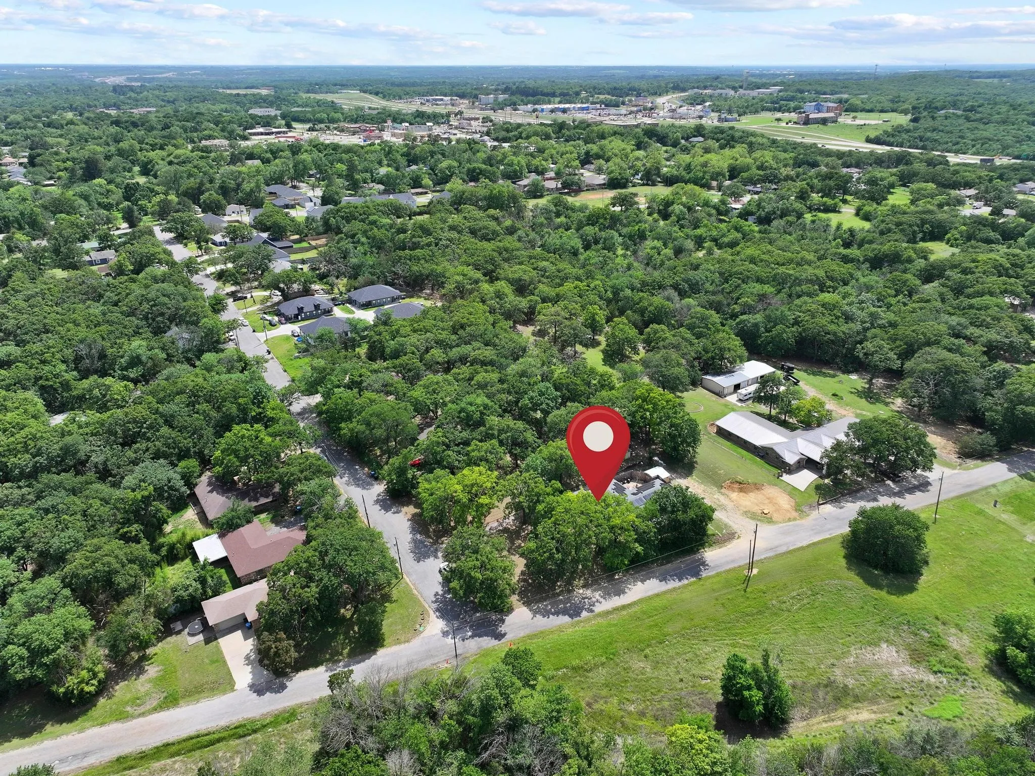 Single Family Residence For Sale in Grayson County , 1231 Oak Drive, Denison, Texas 75020, 3 Bedroom, 2 Bathroom, 1 Garage spaces, 1,379 Sqft, built in 1950, mls#21259673, Real Estate Agent in Denison, Homes For Sale in Grayson county, Homes For Sale in Denison, Realtor in Denison Texas, Real Estate Brokerage Independent Realty Texas, Luminita Cordes Realtor