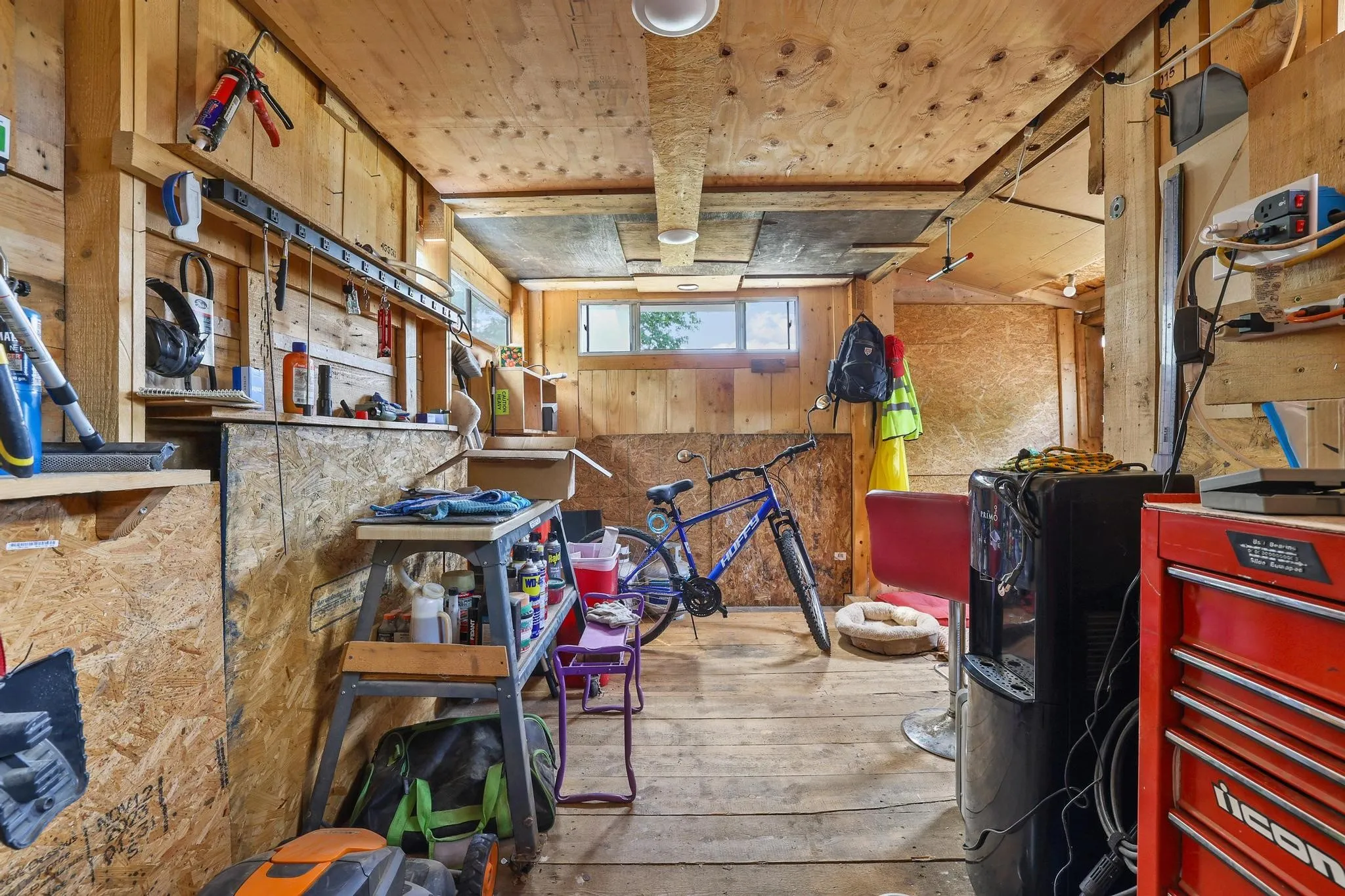 Single Family Residence For Sale in Grayson County , 1231 Oak Drive, Denison, Texas 75020, 3 Bedroom, 2 Bathroom, 1 Garage spaces, 1,379 Sqft, built in 1950, mls#21259673, Real Estate Agent in Denison, Homes For Sale in Grayson county, Homes For Sale in Denison, Realtor in Denison Texas, Real Estate Brokerage Independent Realty Texas, Luminita Cordes Realtor