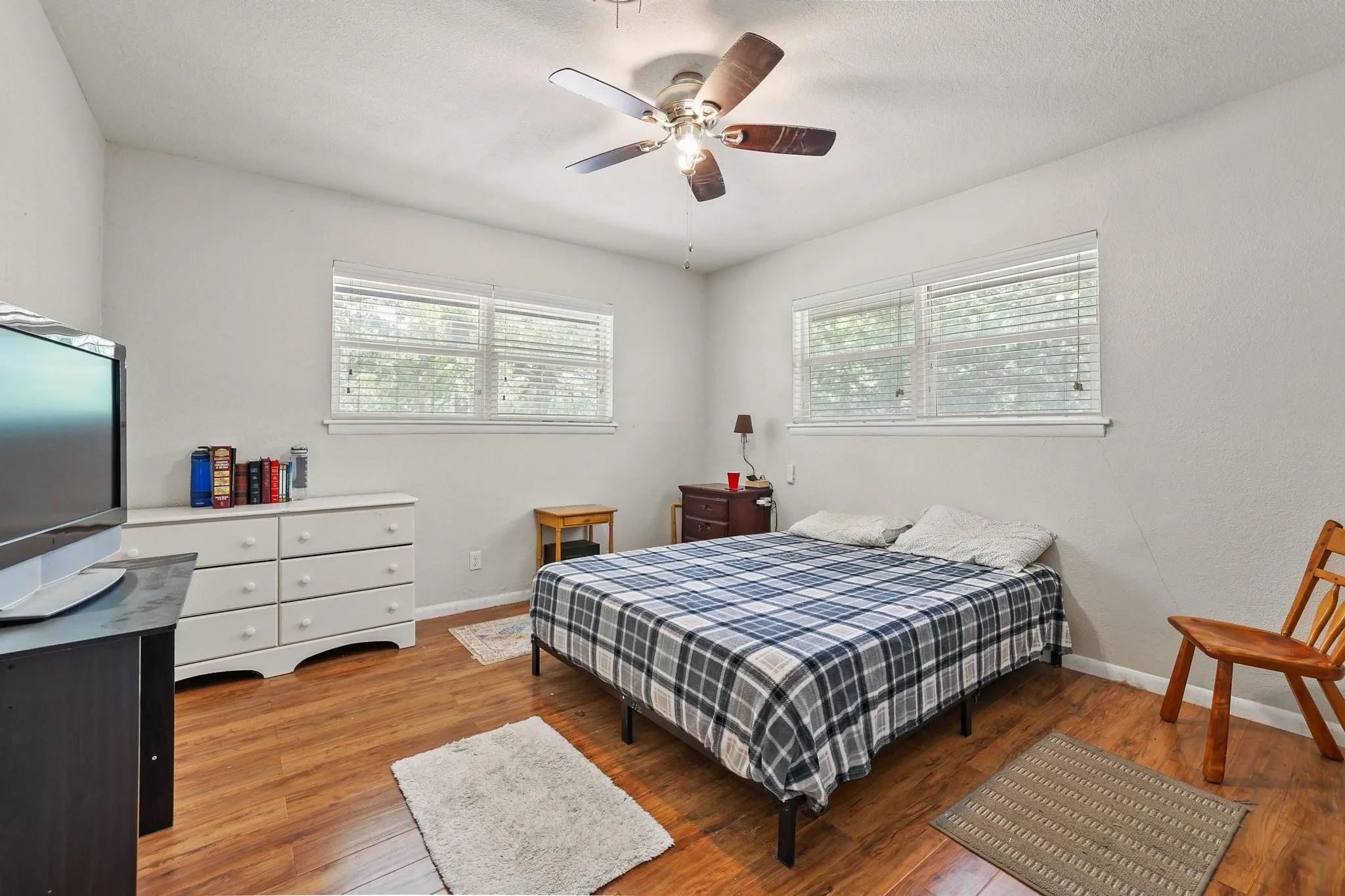 Single Family Residence For Sale in Grayson County , 1231 Oak Drive, Denison, Texas 75020, 3 Bedroom, 2 Bathroom, 1 Garage spaces, 1,379 Sqft, built in 1950, mls#21259673, Real Estate Agent in Denison, Homes For Sale in Grayson county, Homes For Sale in Denison, Realtor in Denison Texas, Real Estate Brokerage Independent Realty Texas, Luminita Cordes Realtor