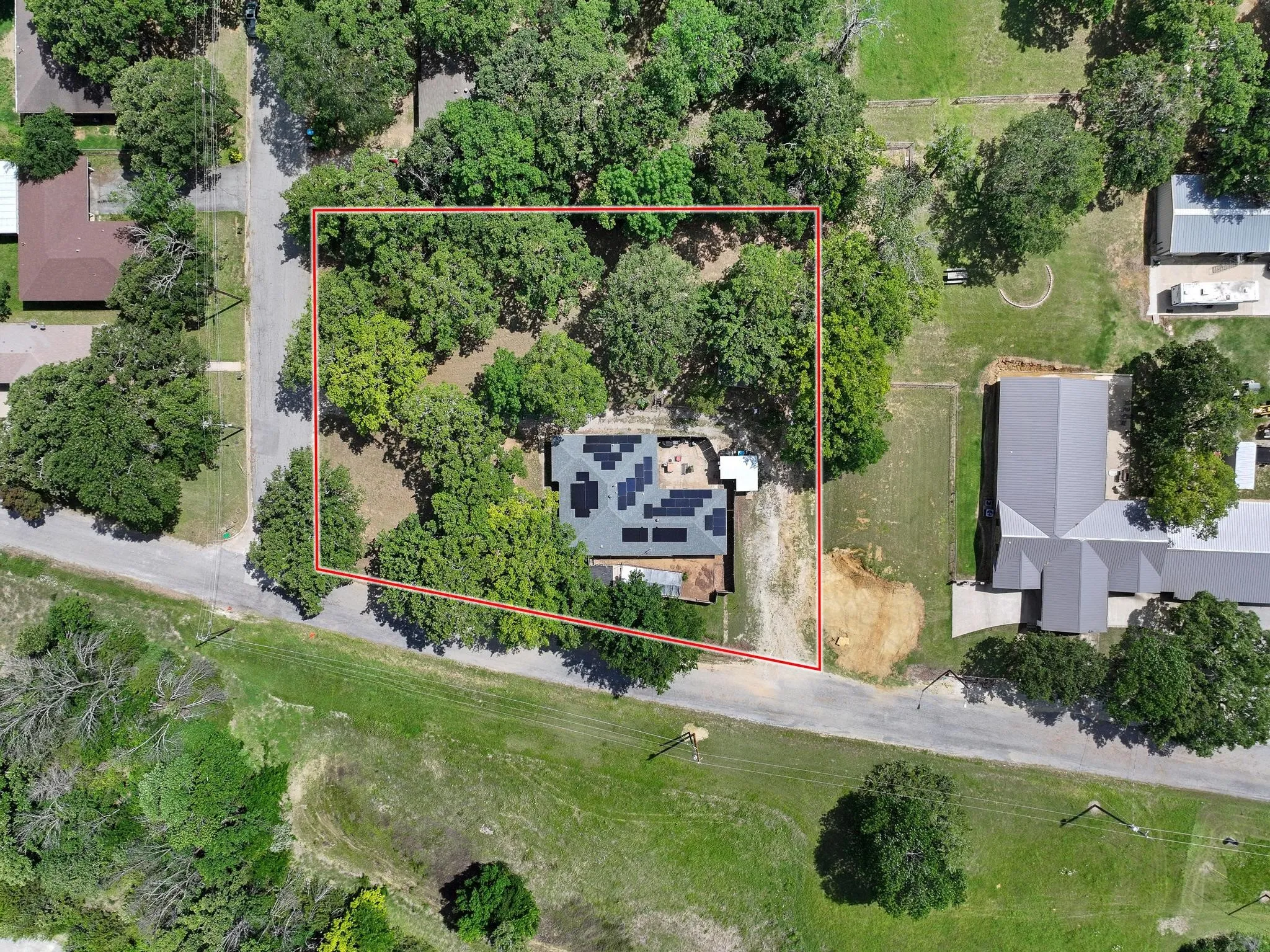 Single Family Residence For Sale in Grayson County , 1231 Oak Drive, Denison, Texas 75020, 3 Bedroom, 2 Bathroom, 1 Garage spaces, 1,379 Sqft, built in 1950, mls#21259673, Real Estate Agent in Denison, Homes For Sale in Grayson county, Homes For Sale in Denison, Realtor in Denison Texas, Real Estate Brokerage Independent Realty Texas, Luminita Cordes Realtor