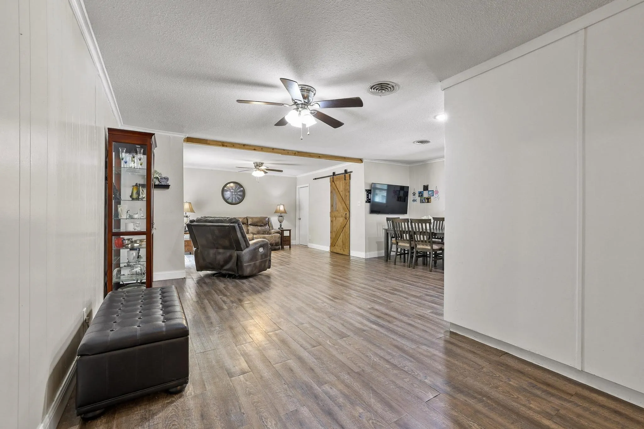 Single Family Residence For Sale in Grayson County , 1231 Oak Drive, Denison, Texas 75020, 3 Bedroom, 2 Bathroom, 1 Garage spaces, 1,379 Sqft, built in 1950, mls#21259673, Real Estate Agent in Denison, Homes For Sale in Grayson county, Homes For Sale in Denison, Realtor in Denison Texas, Real Estate Brokerage Independent Realty Texas, Luminita Cordes Realtor