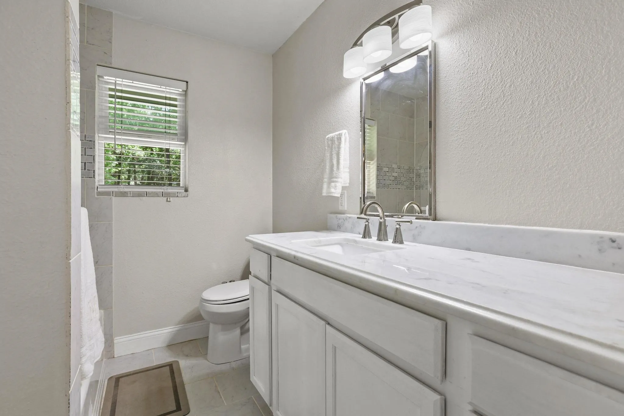 Single Family Residence For Sale in Grayson County , 1231 Oak Drive, Denison, Texas 75020, 3 Bedroom, 2 Bathroom, 1 Garage spaces, 1,379 Sqft, built in 1950, mls#21259673, Real Estate Agent in Denison, Homes For Sale in Grayson county, Homes For Sale in Denison, Realtor in Denison Texas, Real Estate Brokerage Independent Realty Texas, Luminita Cordes Realtor