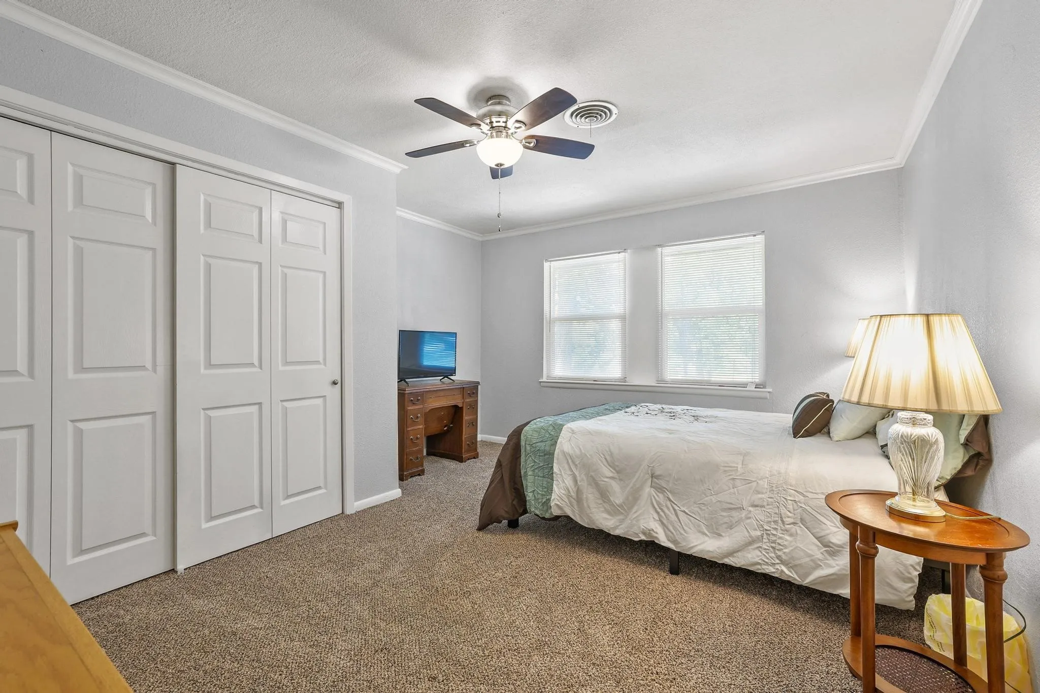 Single Family Residence For Sale in Grayson County , 1231 Oak Drive, Denison, Texas 75020, 3 Bedroom, 2 Bathroom, 1 Garage spaces, 1,379 Sqft, built in 1950, mls#21259673, Real Estate Agent in Denison, Homes For Sale in Grayson county, Homes For Sale in Denison, Realtor in Denison Texas, Real Estate Brokerage Independent Realty Texas, Luminita Cordes Realtor