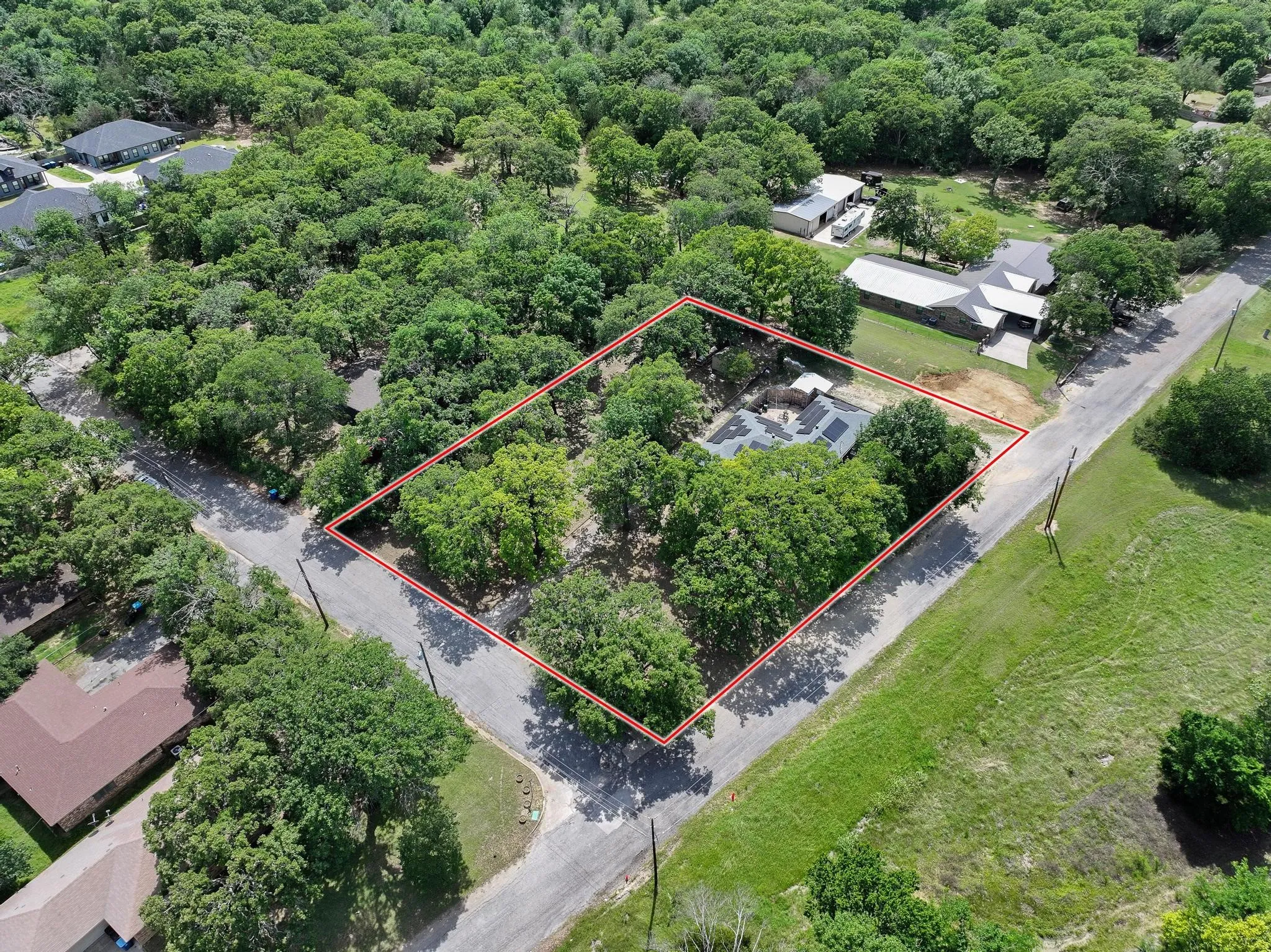 Single Family Residence For Sale in Grayson County , 1231 Oak Drive, Denison, Texas 75020, 3 Bedroom, 2 Bathroom, 1 Garage spaces, 1,379 Sqft, built in 1950, mls#21259673, Real Estate Agent in Denison, Homes For Sale in Grayson county, Homes For Sale in Denison, Realtor in Denison Texas, Real Estate Brokerage Independent Realty Texas, Luminita Cordes Realtor