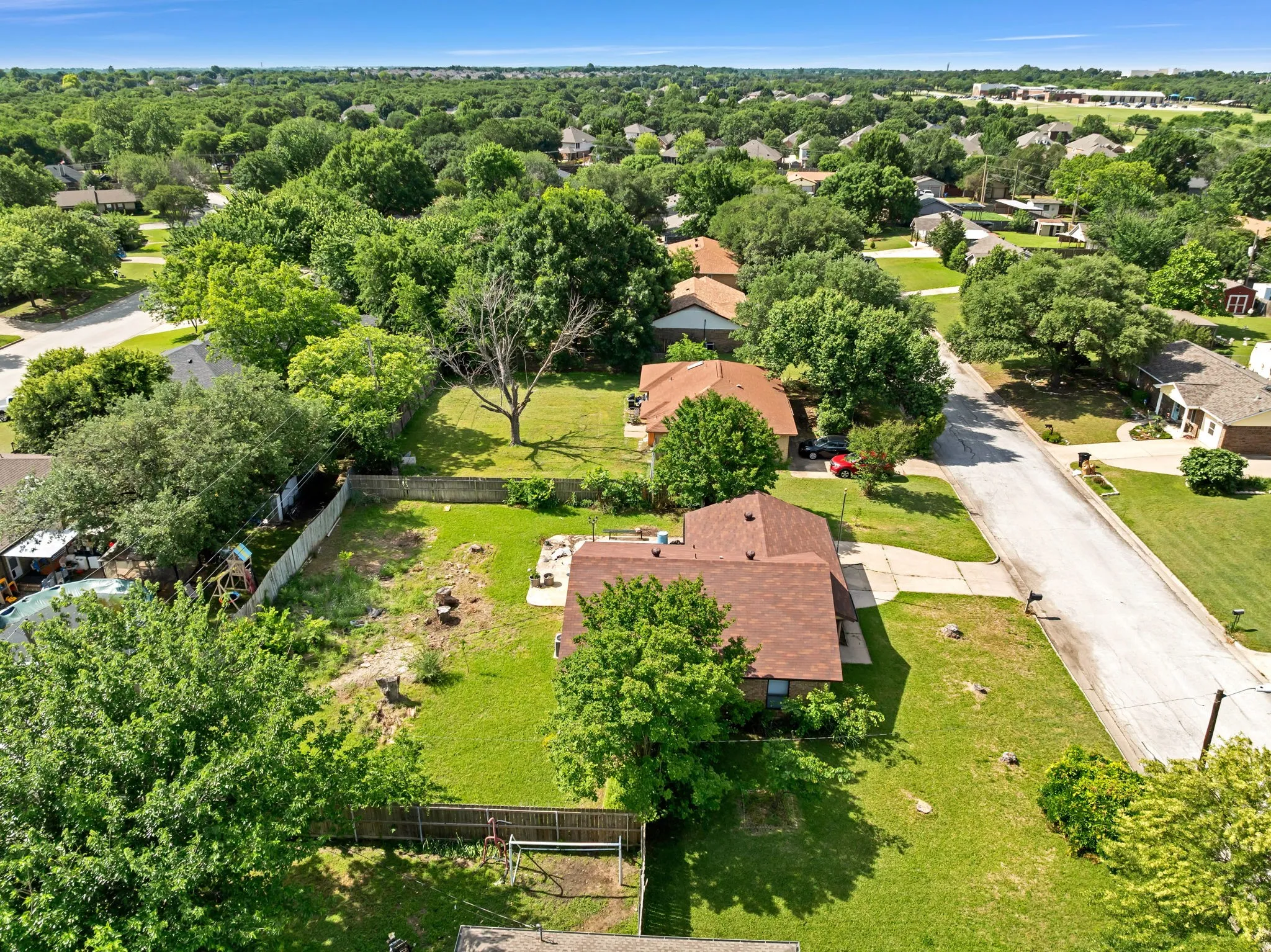 Single Family Residence For Sale in Johnson County , 501 Post Oak Lane, Burleson, Texas 76028, 3 Bedroom, 2 Bathroom, 1 Garage spaces, 1,152 Sqft, built in 1984, mls#21260147, Real Estate Agent in Burleson, Homes For Sale in Johnson county, Homes For Sale in Burleson, Realtor in Burleson Texas, Real Estate Brokerage Independent Realty Texas, Luminita Cordes Realtor