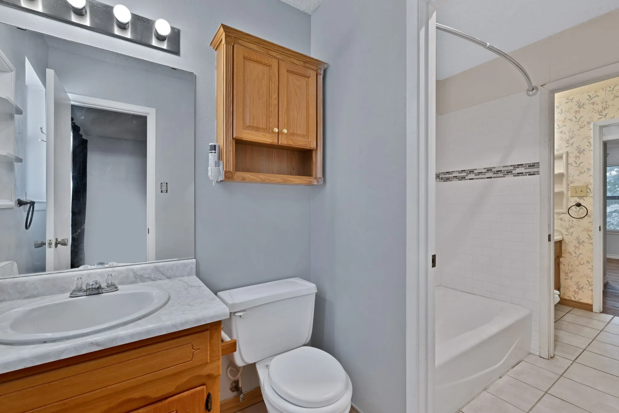 Single Family Residence For Sale in Johnson County , 501 Post Oak Lane, Burleson, Texas 76028, 3 Bedroom, 2 Bathroom, 1 Garage spaces, 1,152 Sqft, built in 1984, mls#21260147, Real Estate Agent in Burleson, Homes For Sale in Johnson county, Homes For Sale in Burleson, Realtor in Burleson Texas, Real Estate Brokerage Independent Realty Texas, Luminita Cordes Realtor