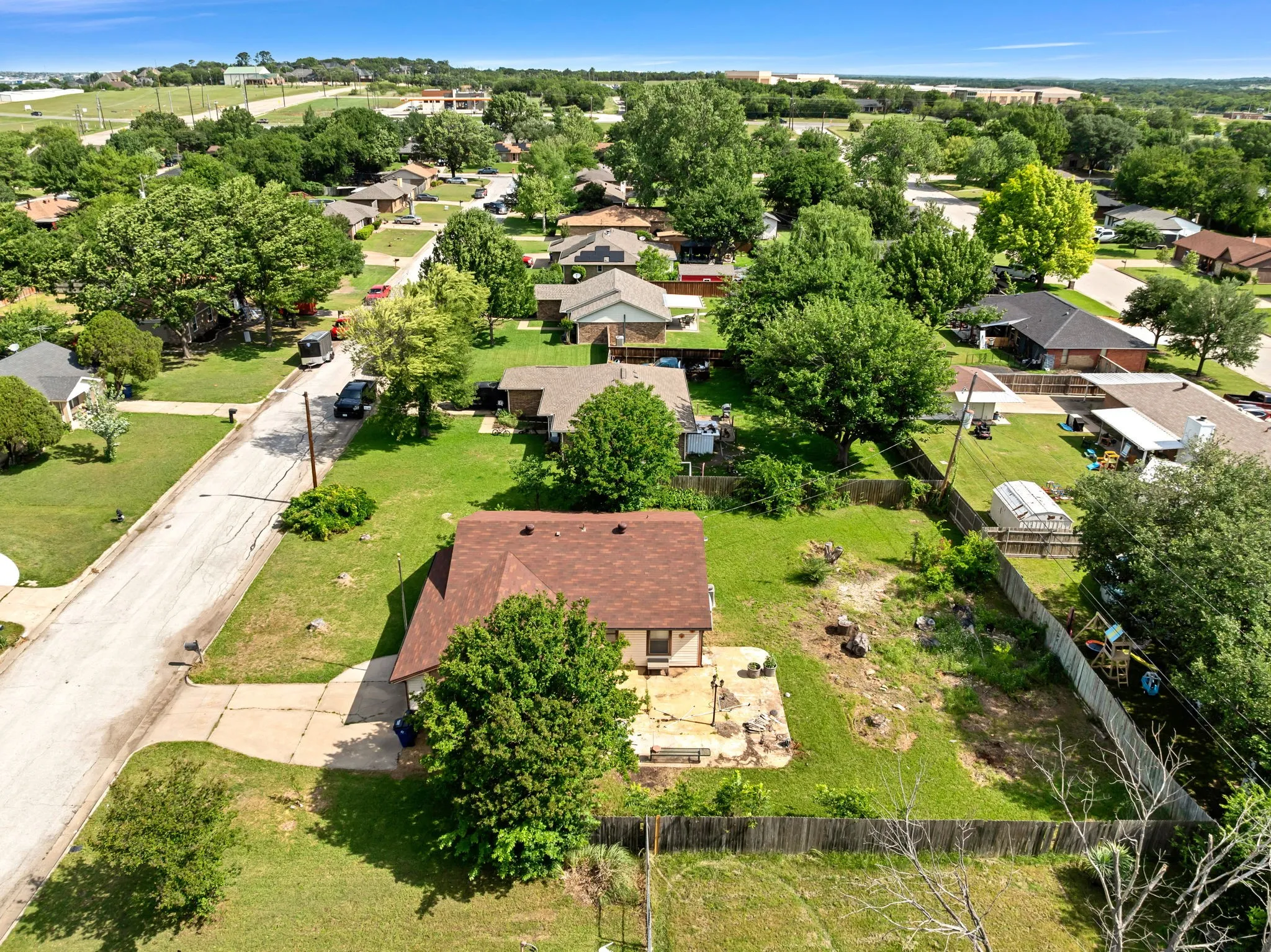 Single Family Residence For Sale in Johnson County , 501 Post Oak Lane, Burleson, Texas 76028, 3 Bedroom, 2 Bathroom, 1 Garage spaces, 1,152 Sqft, built in 1984, mls#21260147, Real Estate Agent in Burleson, Homes For Sale in Johnson county, Homes For Sale in Burleson, Realtor in Burleson Texas, Real Estate Brokerage Independent Realty Texas, Luminita Cordes Realtor