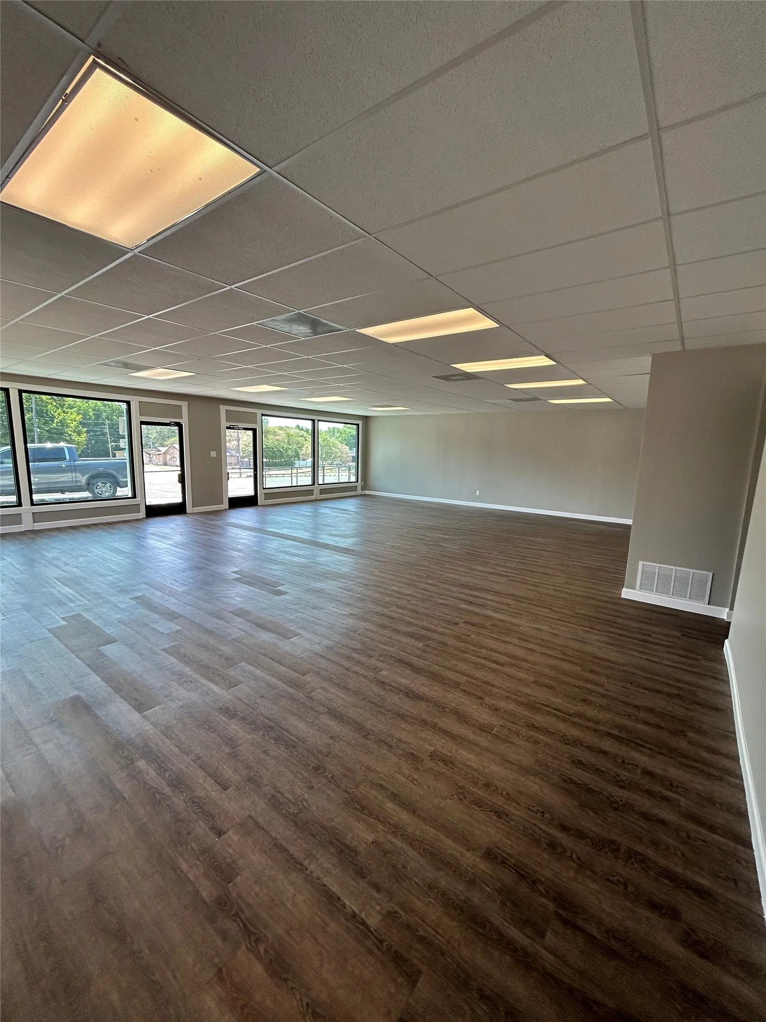 Office For Rent in Tarrant County , 3436 Williams Road, Benbrook, Texas 76116, 0, 0, Garage spaces, 0 Sqft, built in 1977, mls#21260151, Real Estate Agent in Benbrook, Homes For Rent in Tarrant county, Homes For Rent in Benbrook, Realtor in Benbrook Texas, Real Estate Brokerage Independent Realty Texas, Luminita Cordes Realtor