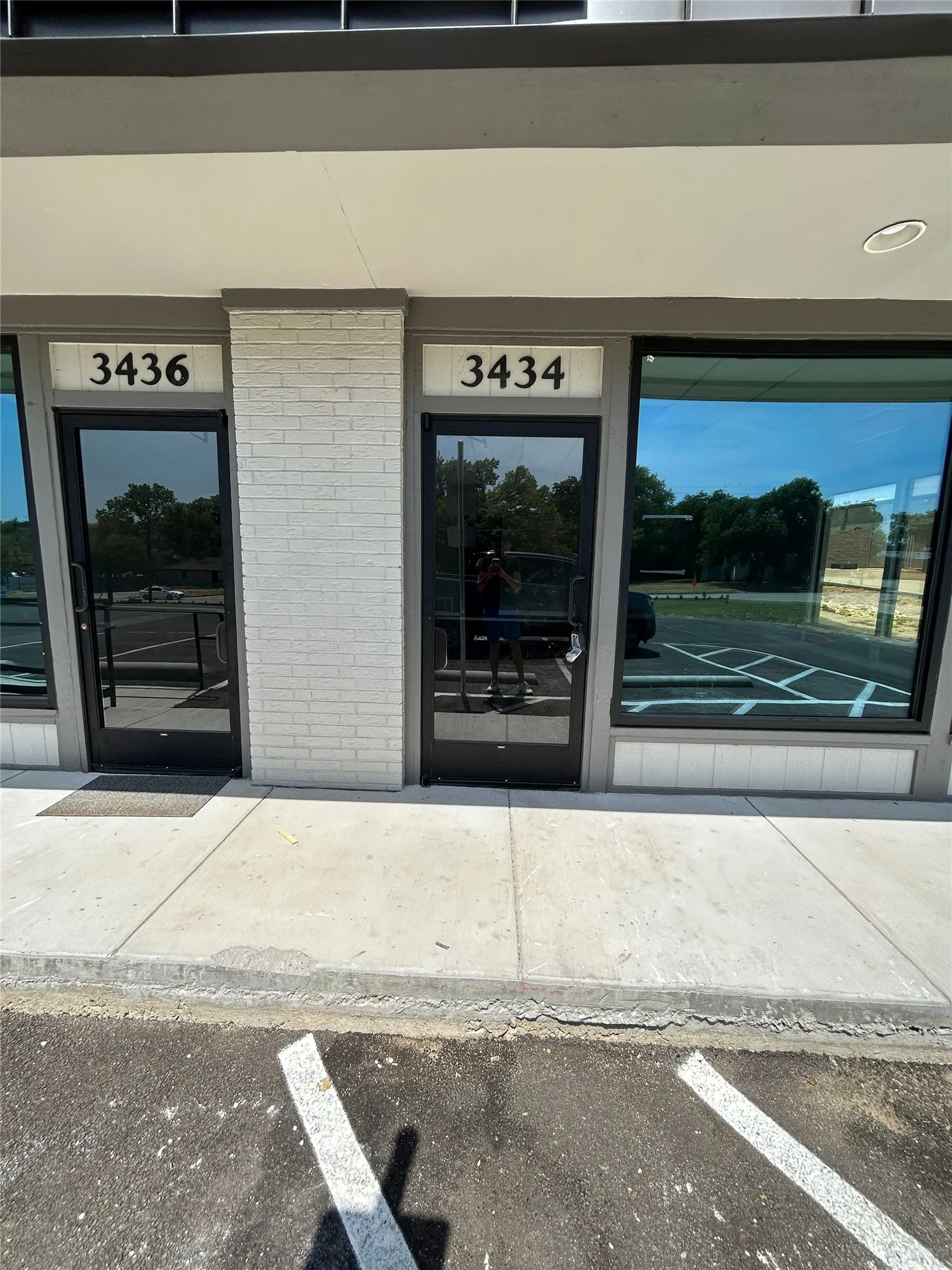 Office For Rent in Tarrant County , 3436 Williams Road, Benbrook, Texas 76116, 0, 0, Garage spaces, 0 Sqft, built in 1977, mls#21260151, Real Estate Agent in Benbrook, Homes For Rent in Tarrant county, Homes For Rent in Benbrook, Realtor in Benbrook Texas, Real Estate Brokerage Independent Realty Texas, Luminita Cordes Realtor