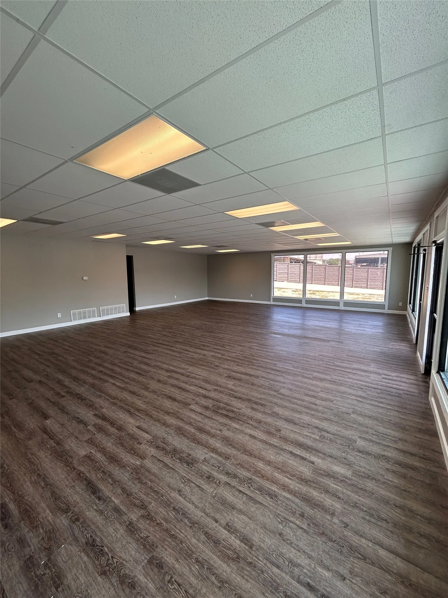 Office For Rent in Tarrant County , 3436 Williams Road, Benbrook, Texas 76116, 0, 0, Garage spaces, 0 Sqft, built in 1977, mls#21260151, Real Estate Agent in Benbrook, Homes For Rent in Tarrant county, Homes For Rent in Benbrook, Realtor in Benbrook Texas, Real Estate Brokerage Independent Realty Texas, Luminita Cordes Realtor